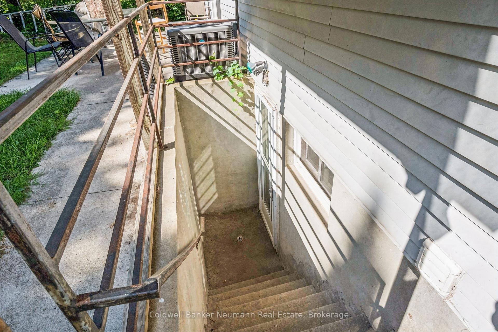 Photo 8 of 3 Quaiser Court, Guelph, Kortright West — HOMEH