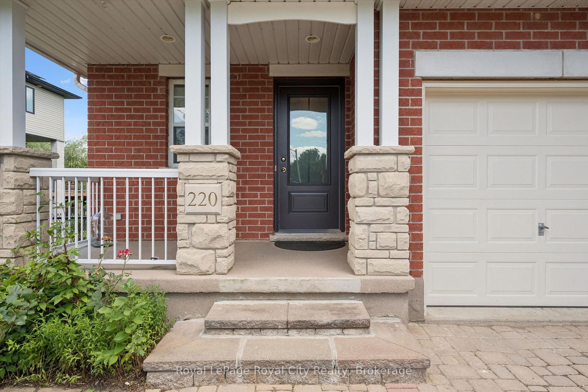 Photo 2 of 220 Carrington Drive, Guelph, Kortright West — HOMEH