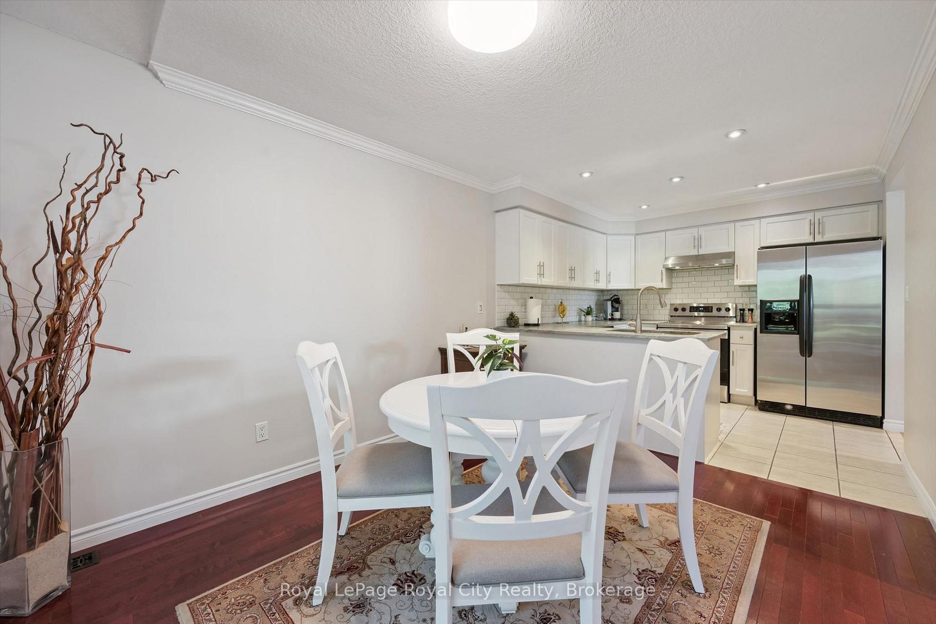 Photo 6 of 220 Carrington Drive, Guelph, Kortright West — HOMEH