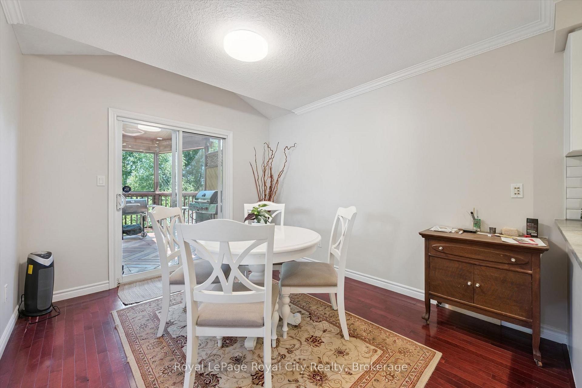 Photo 11 of 220 Carrington Drive, Guelph, Kortright West — HOMEH