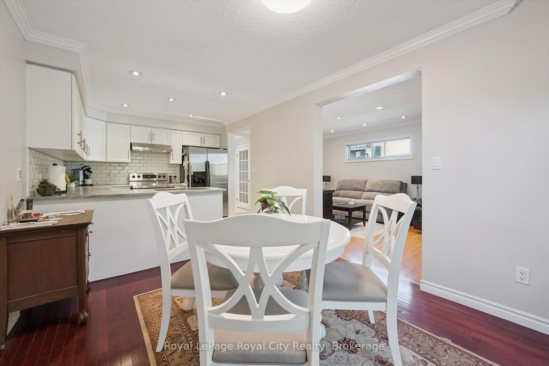 Photo 12 of 220 Carrington Drive, Guelph, Kortright West — HOMEH