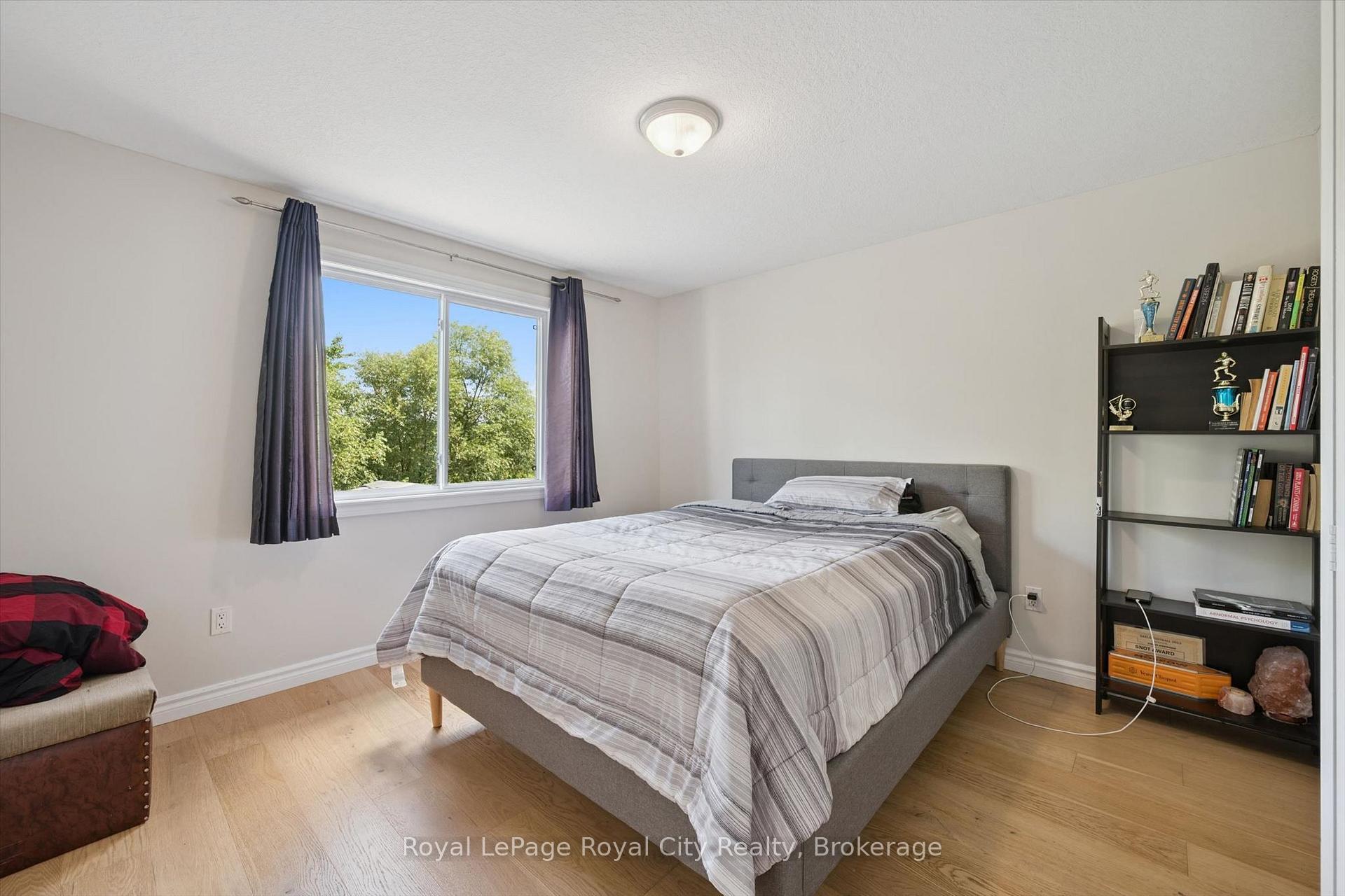 Photo 15 of 220 Carrington Drive, Guelph, Kortright West — HOMEH
