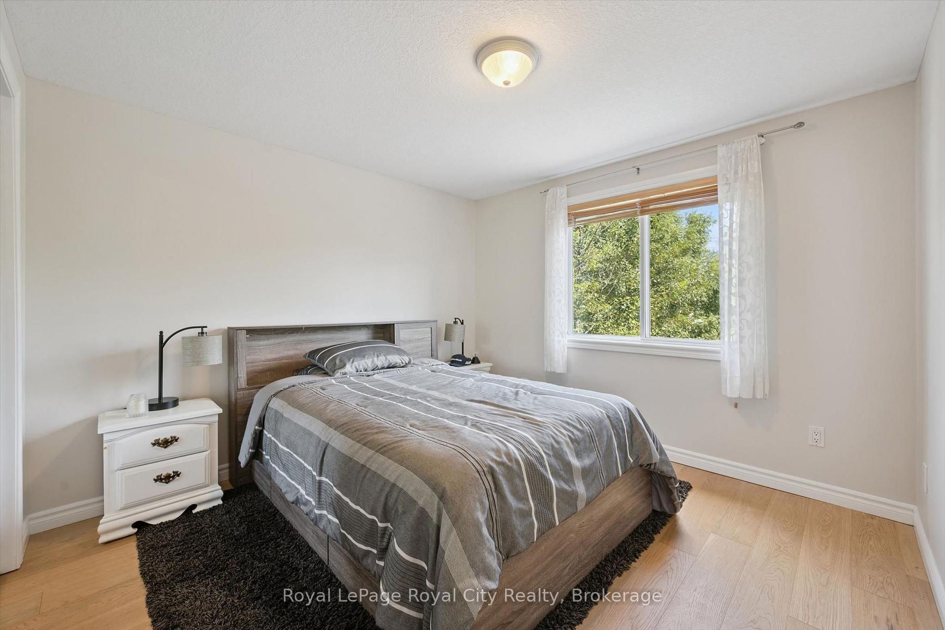 Photo 16 of 220 Carrington Drive, Guelph, Kortright West — HOMEH