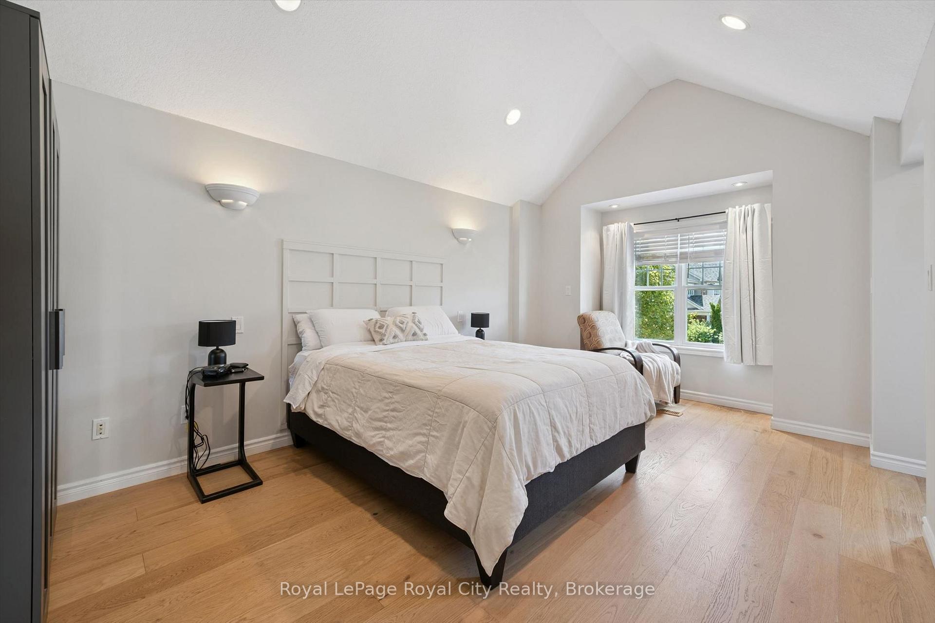 Photo 18 of 220 Carrington Drive, Guelph, Kortright West — HOMEH