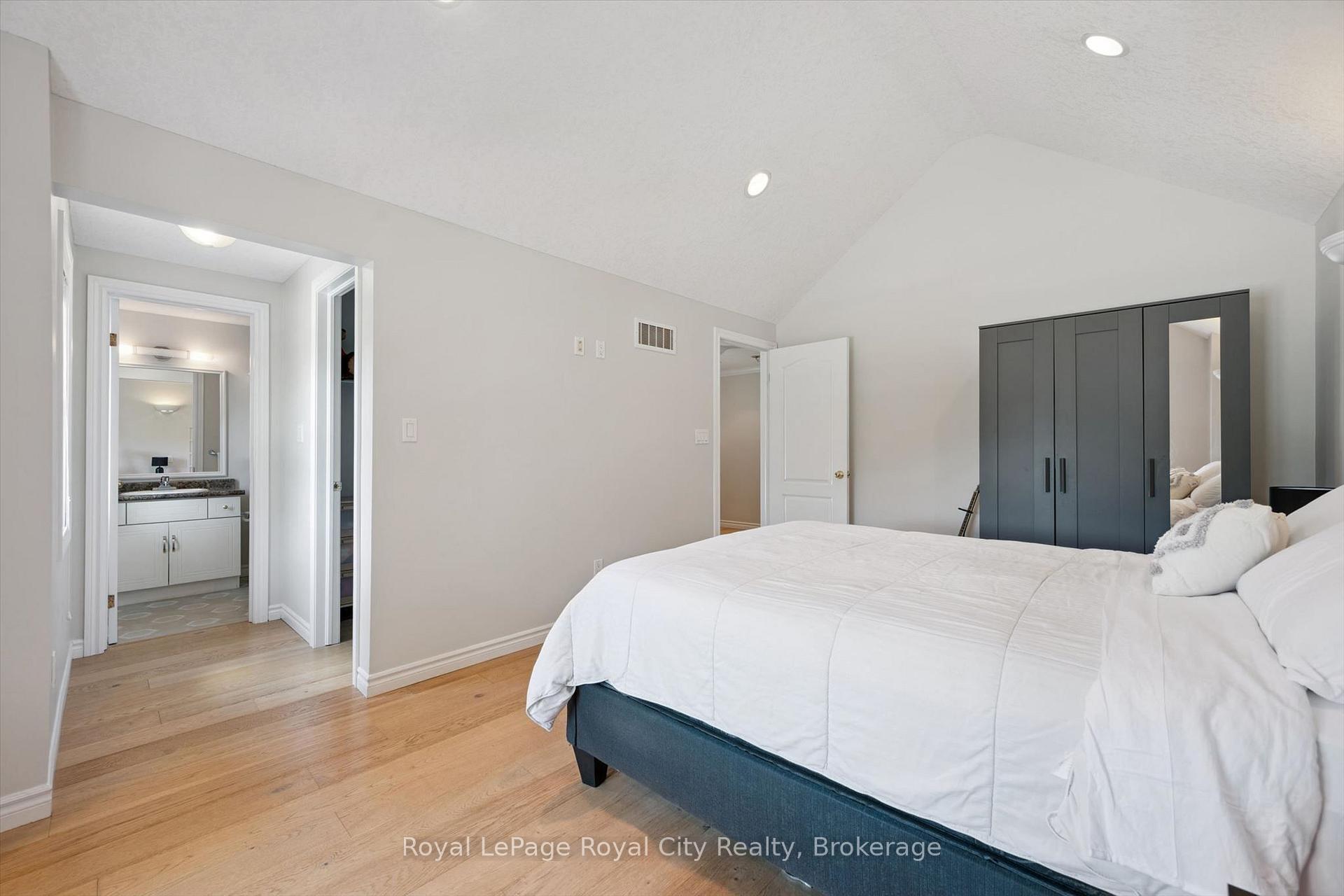 Photo 19 of 220 Carrington Drive, Guelph, Kortright West — HOMEH