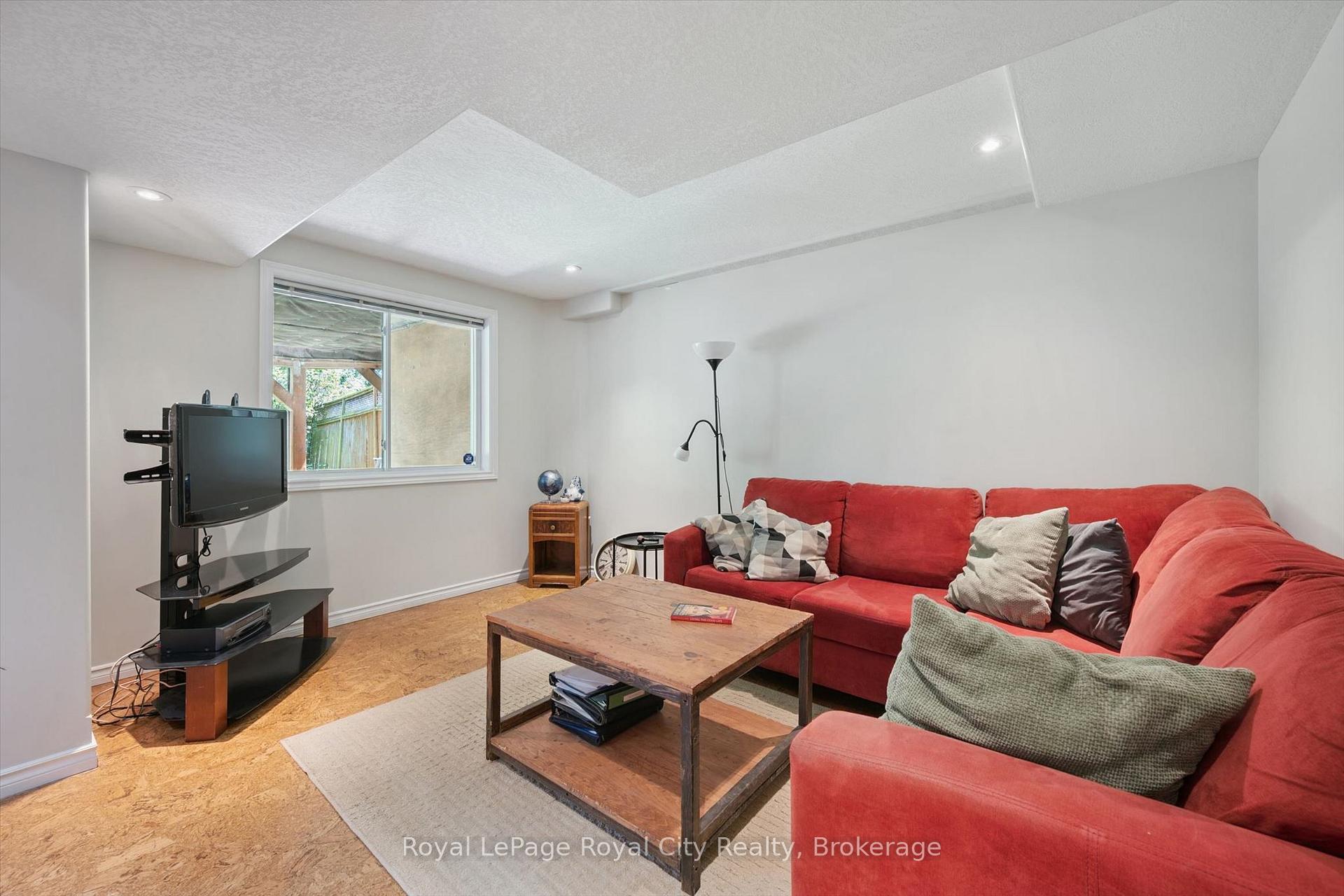 Photo 21 of 220 Carrington Drive, Guelph, Kortright West — HOMEH