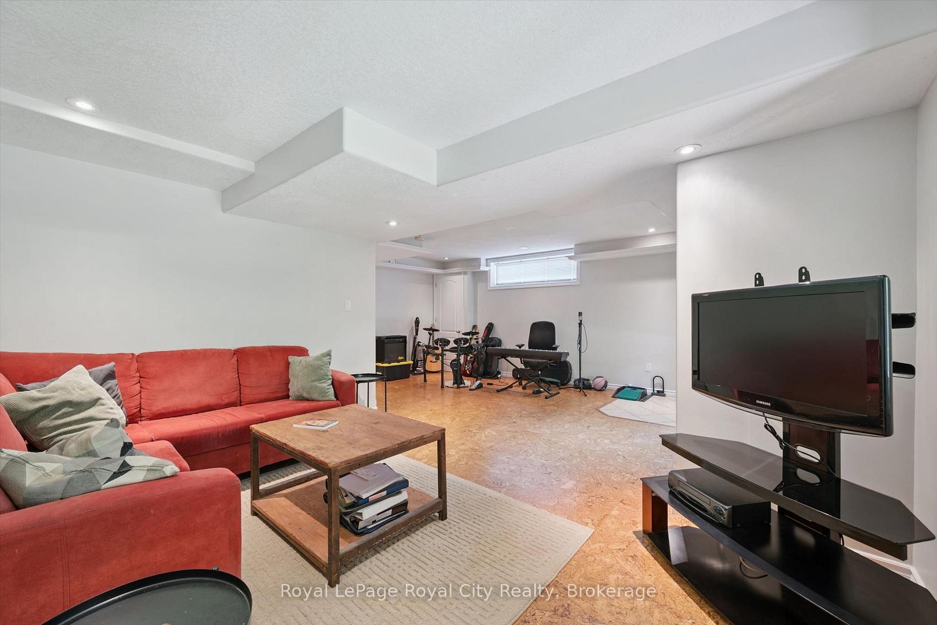 Photo 22 of 220 Carrington Drive, Guelph, Kortright West — HOMEH