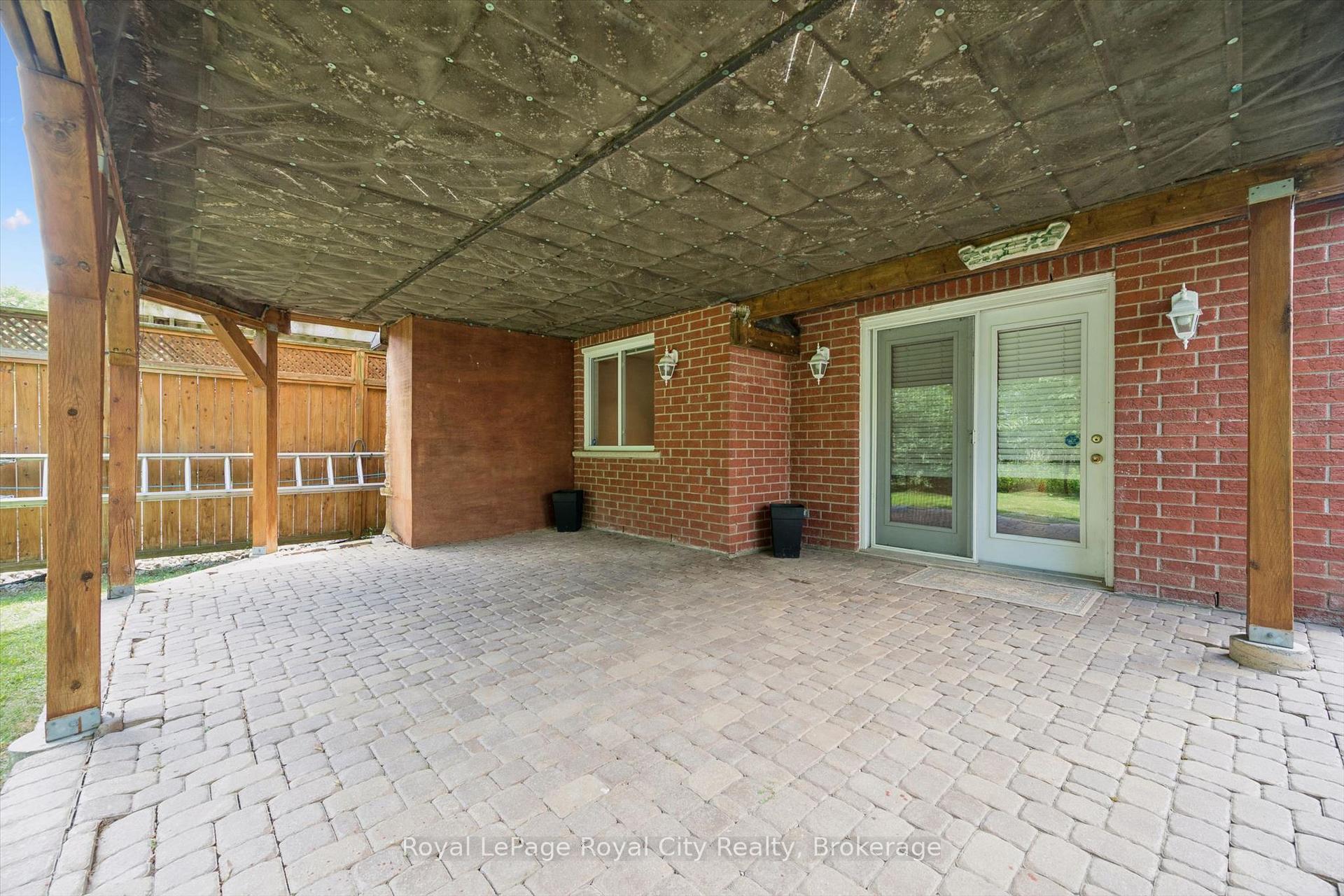 Photo 32 of 220 Carrington Drive, Guelph, Kortright West — HOMEH