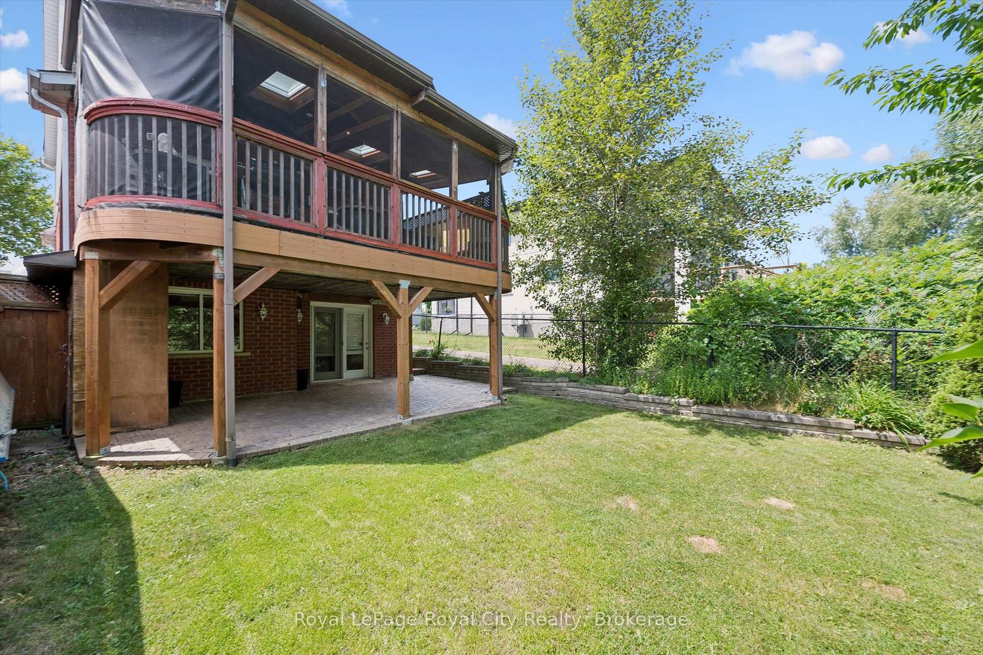Photo 35 of 220 Carrington Drive, Guelph, Kortright West — HOMEH