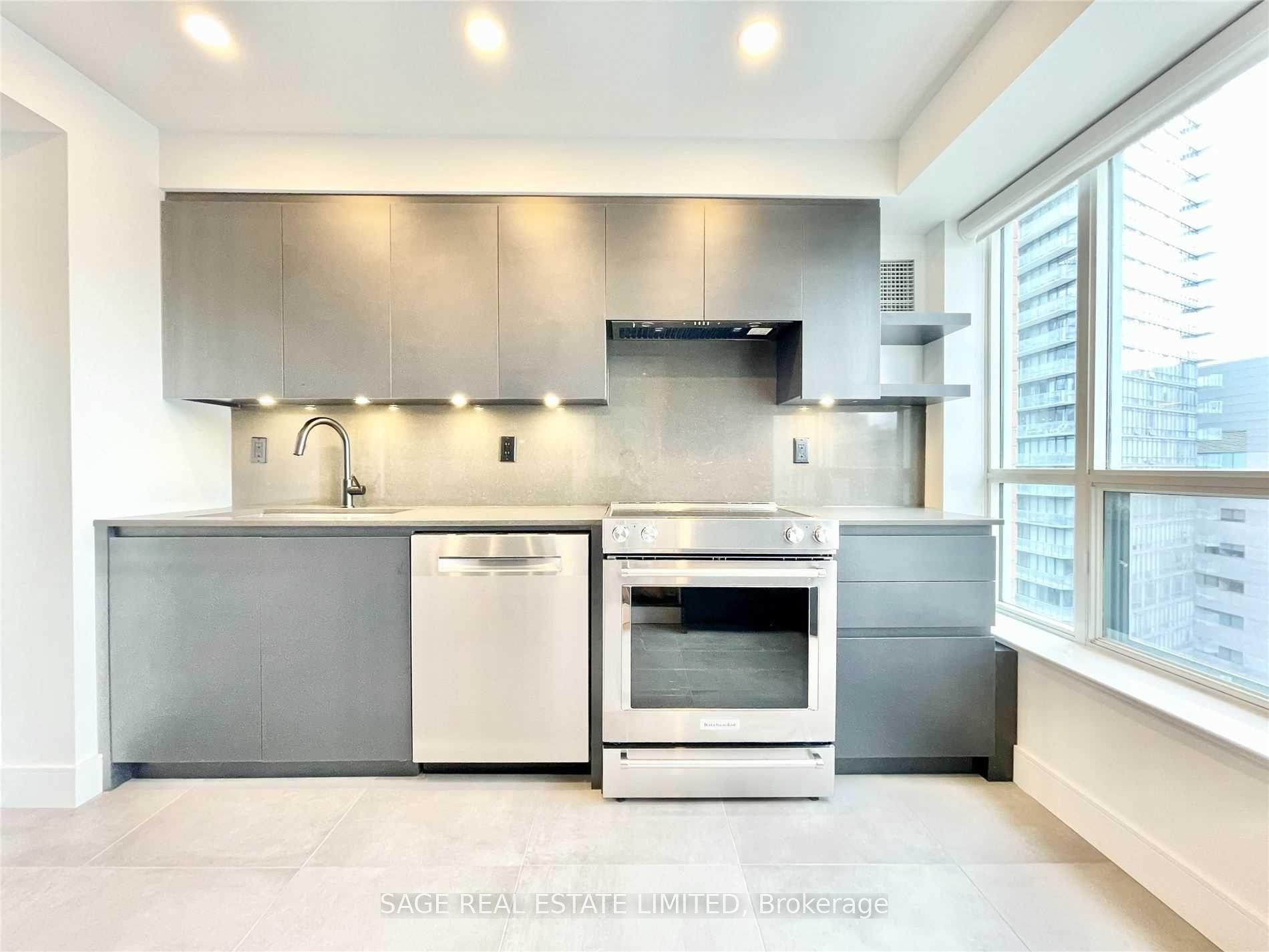 Front of Unit 1408, 887 Bay Street