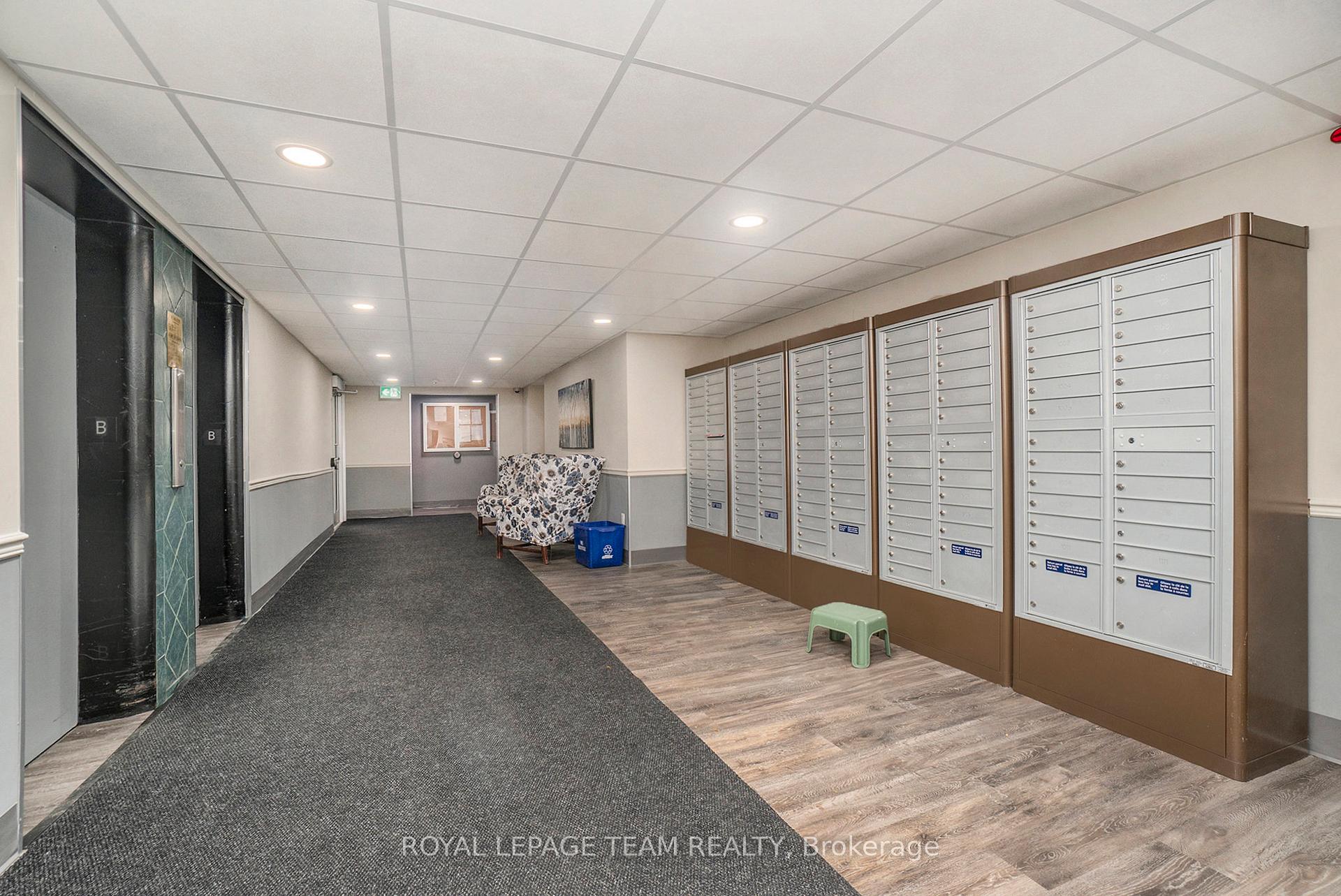 Photo 4 of Unit 705, 1356 Meadowlands Drive E, Ottawa, Borden Farm/Stewart Farm/Carleton Heights/Parkwood Hills — HOMEH