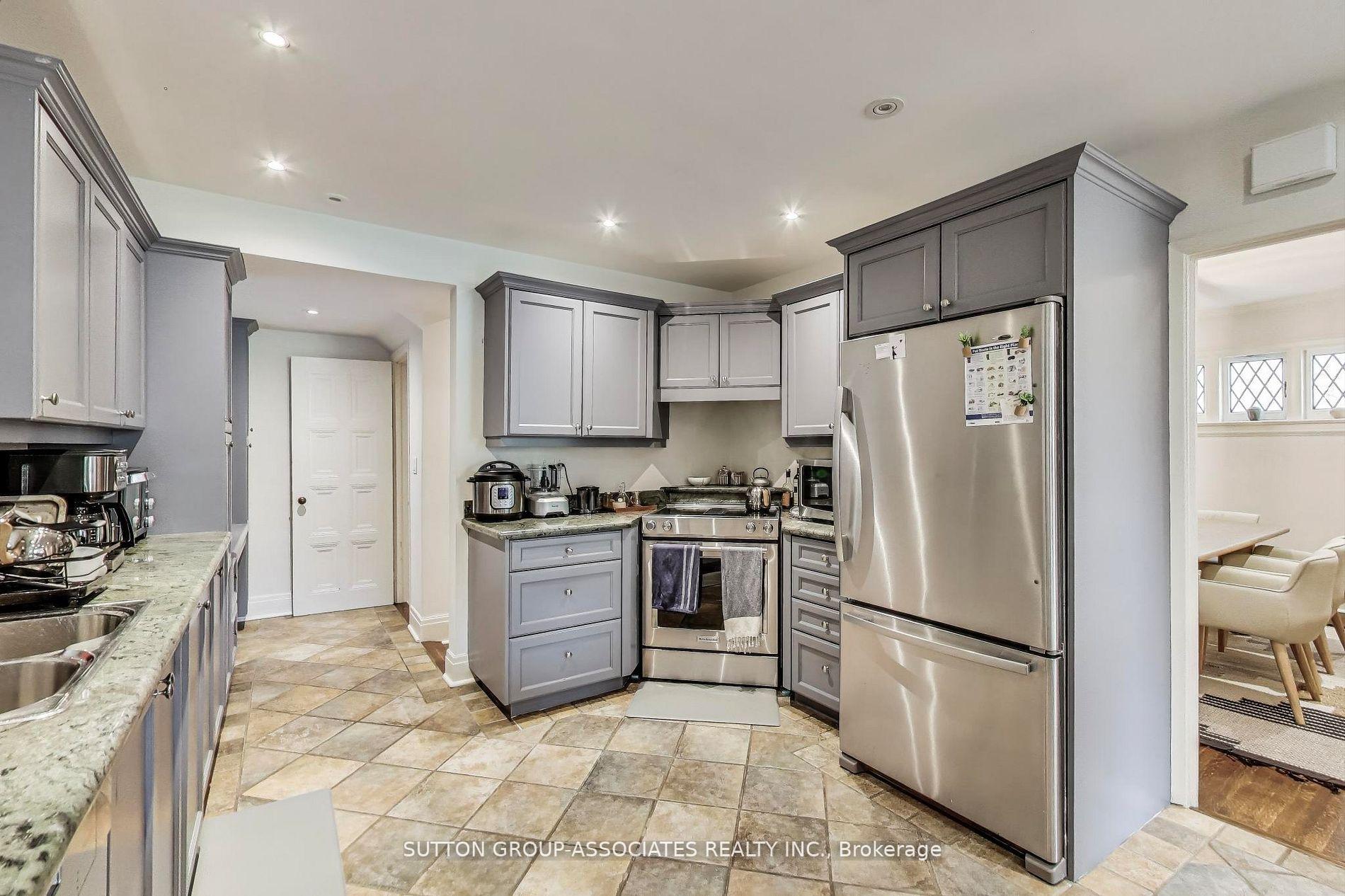 Photo 10 of 202 Forest Hill Road, Toronto, Forest Hill South — HOMEH