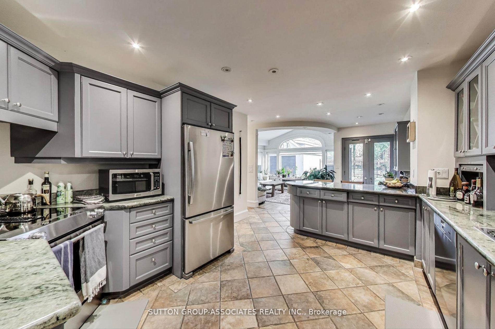 Photo 11 of 202 Forest Hill Road, Toronto, Forest Hill South — HOMEH