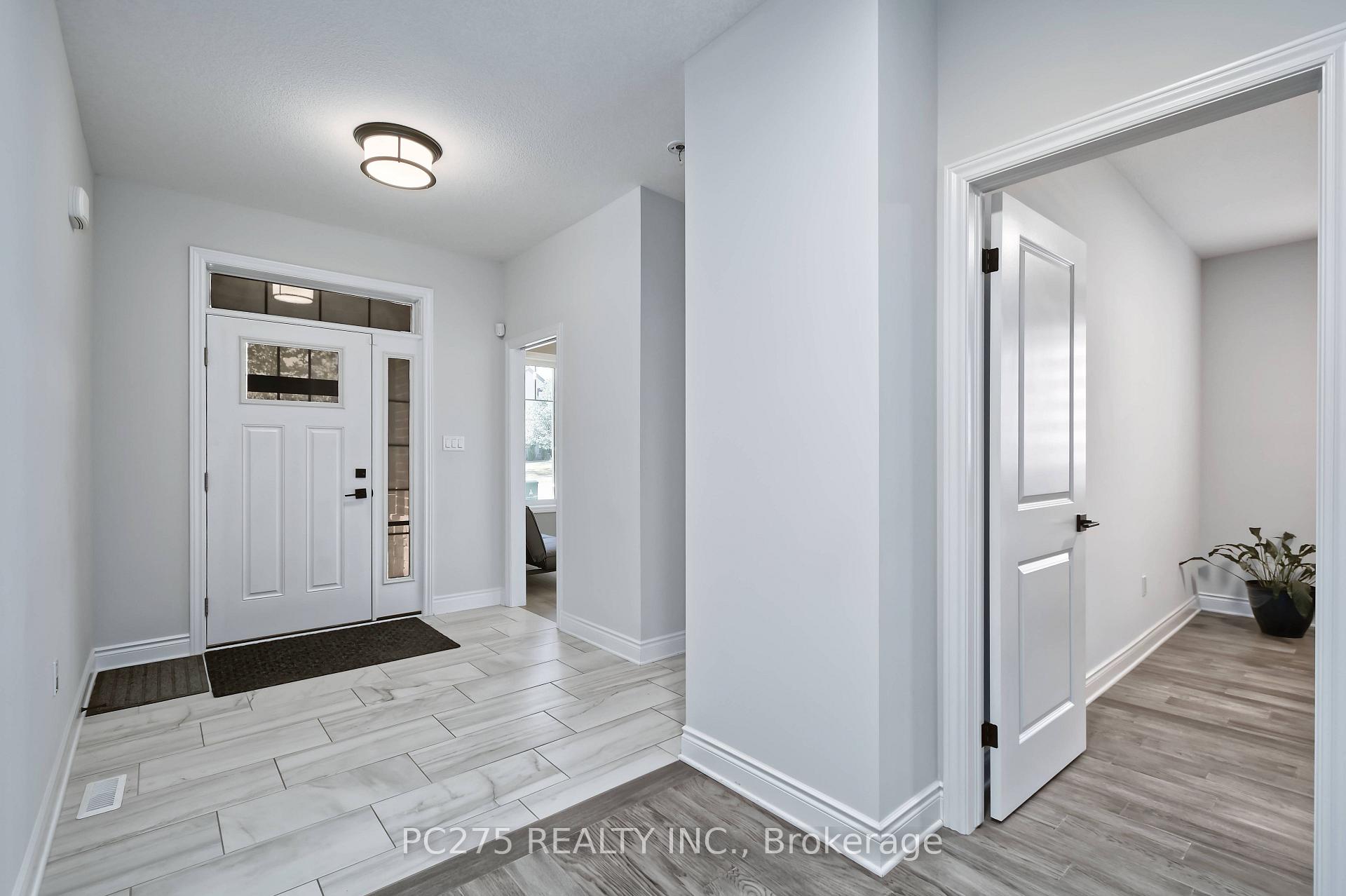 Photo 6 of Unit 10, 2022 Upperpoint Boulevard, London, South B — HOMEH