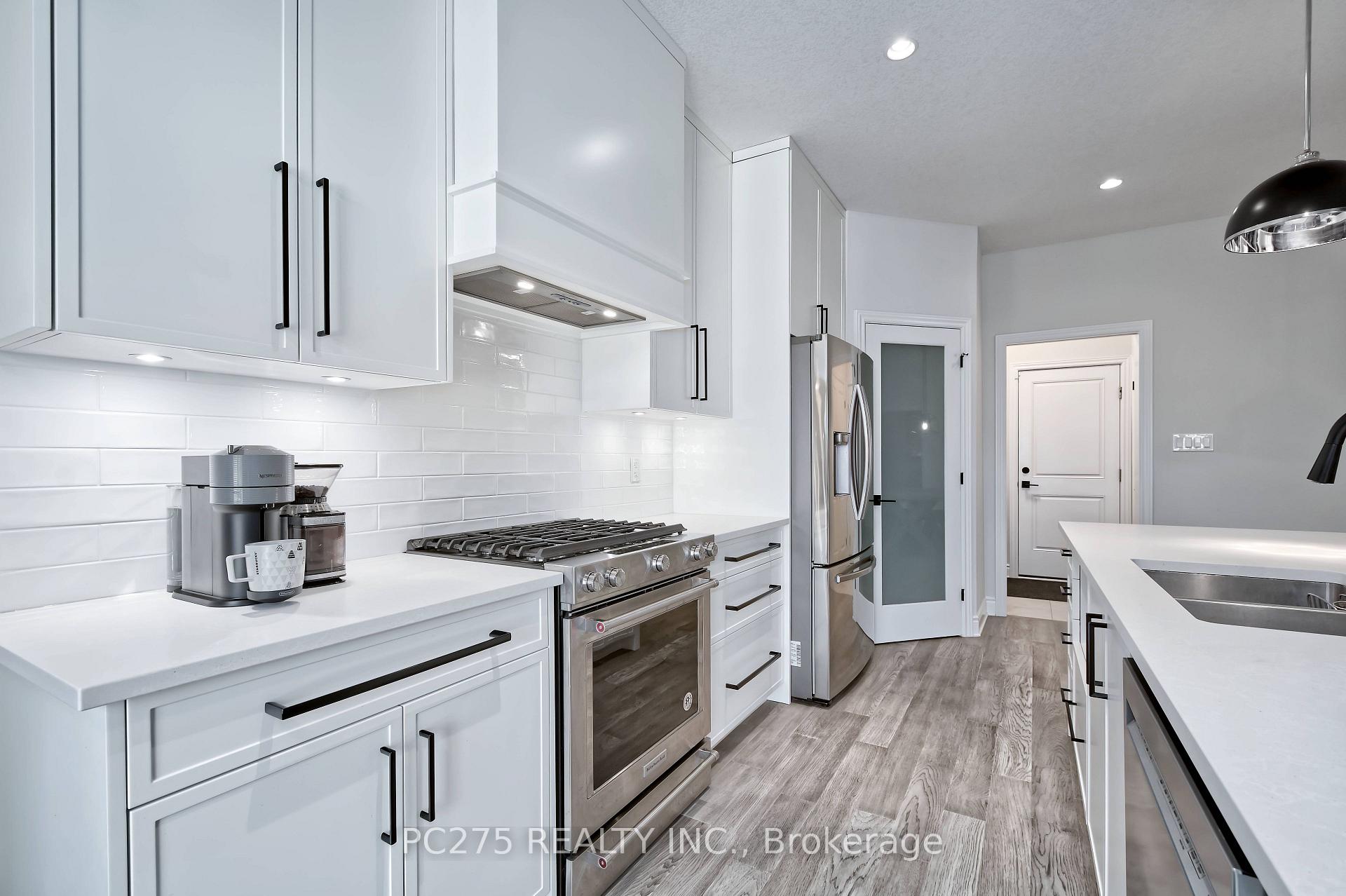 Photo 14 of Unit 10, 2022 Upperpoint Boulevard, London, South B — HOMEH