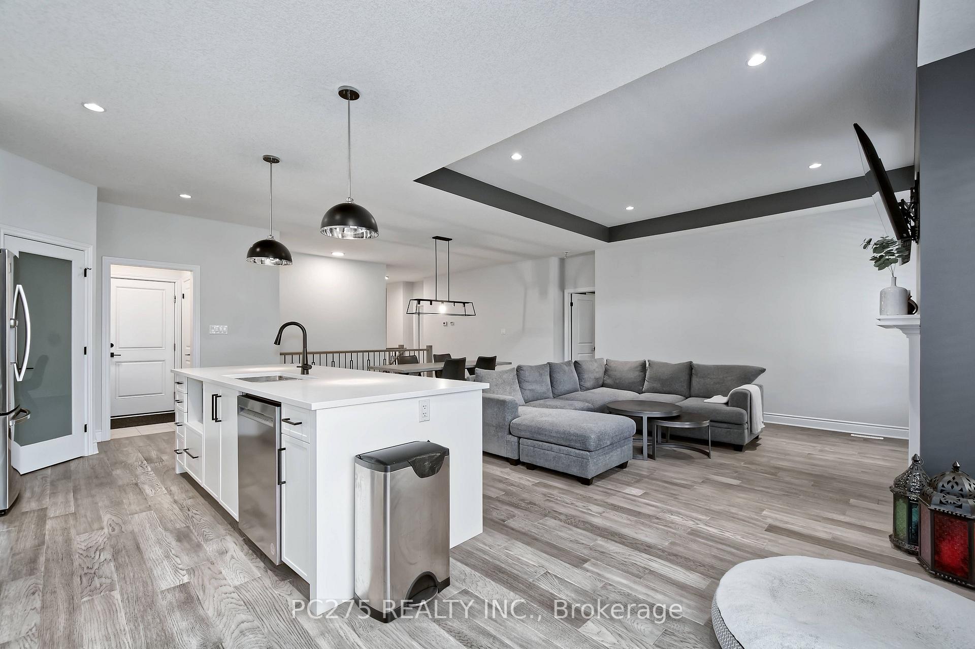 Photo 15 of Unit 10, 2022 Upperpoint Boulevard, London, South B — HOMEH