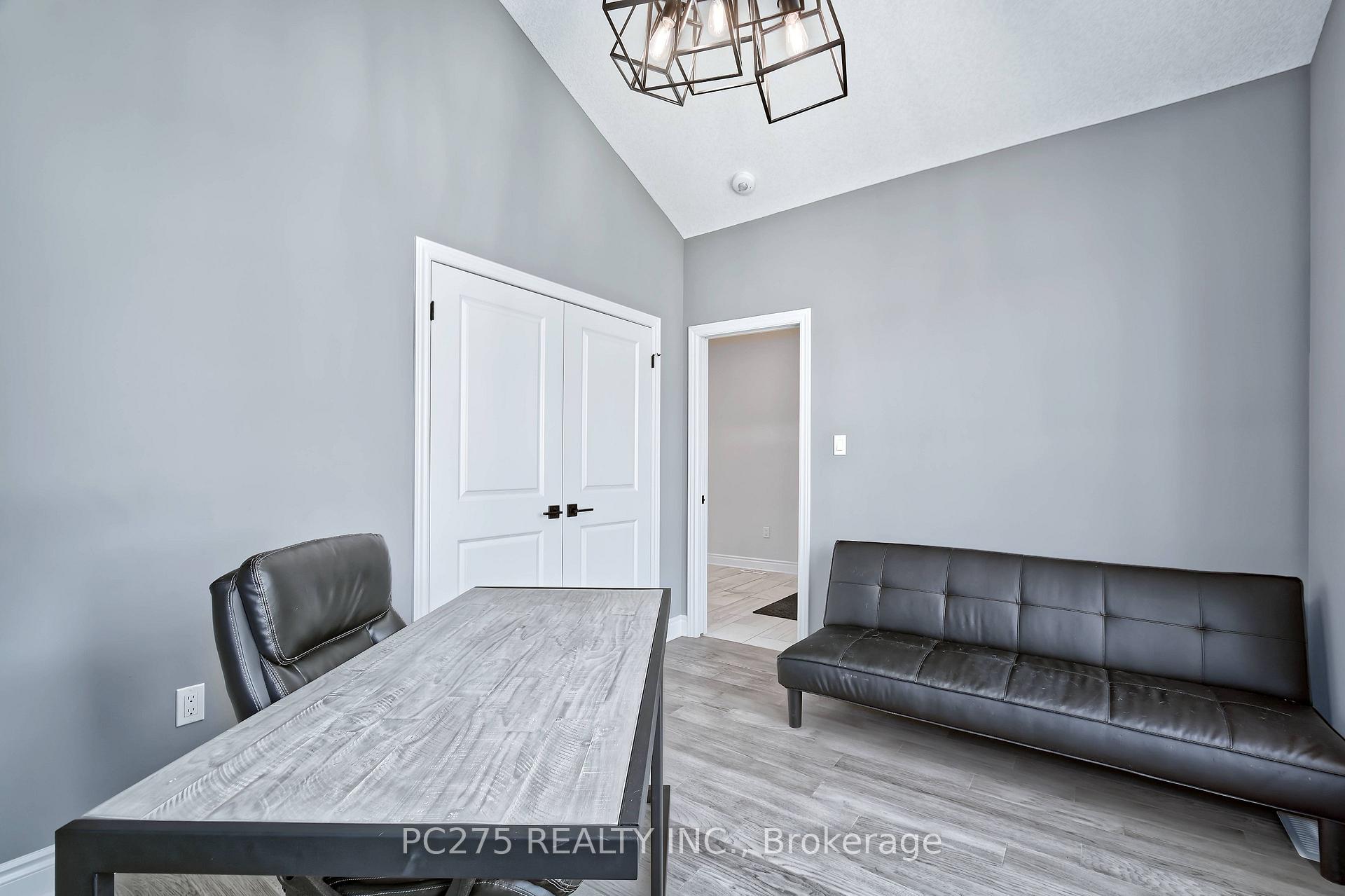 Photo 18 of Unit 10, 2022 Upperpoint Boulevard, London, South B — HOMEH