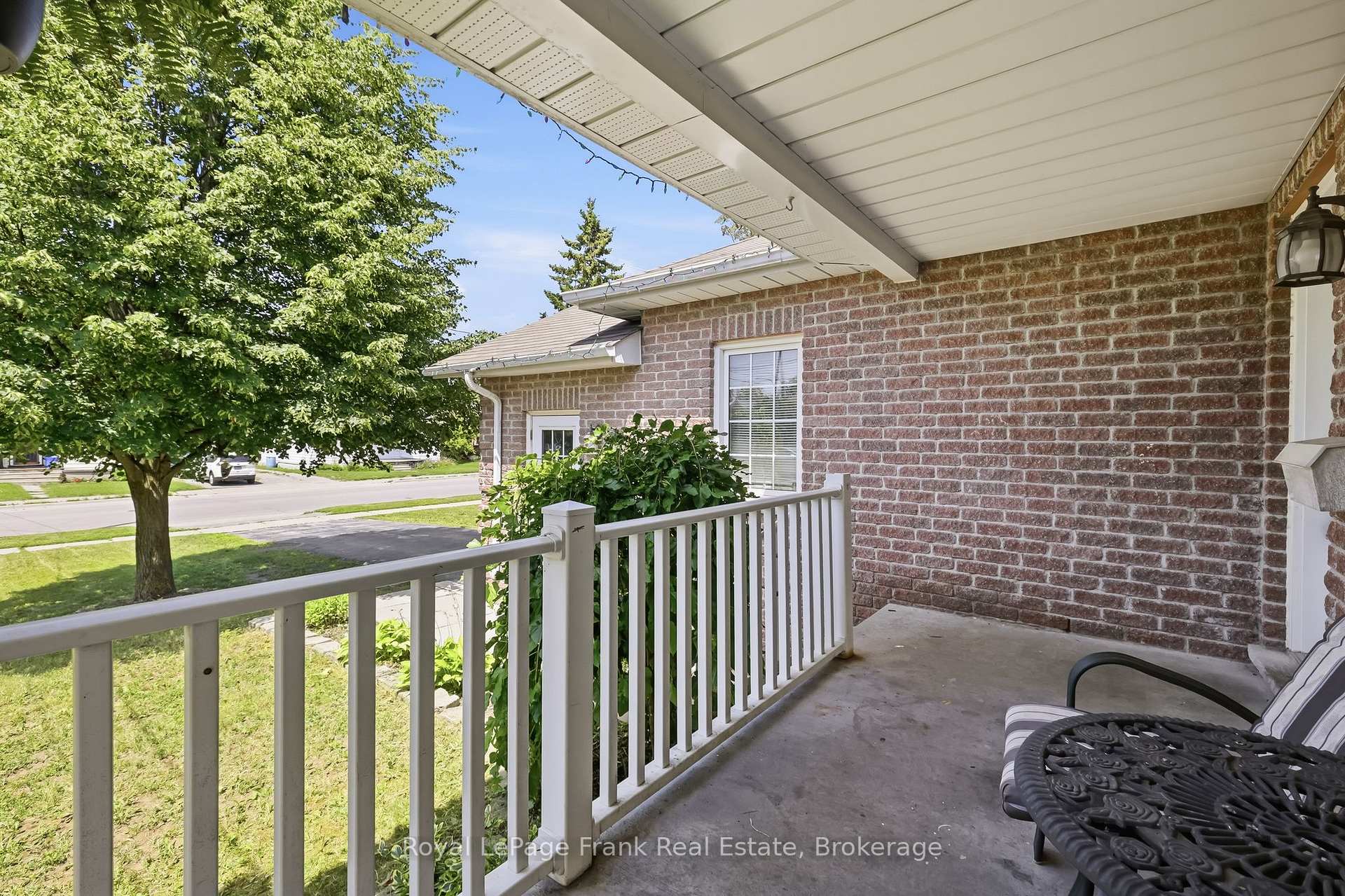 Photo 8 of 9 Durham Street W, Kawartha Lakes, Lindsay — HOMEH