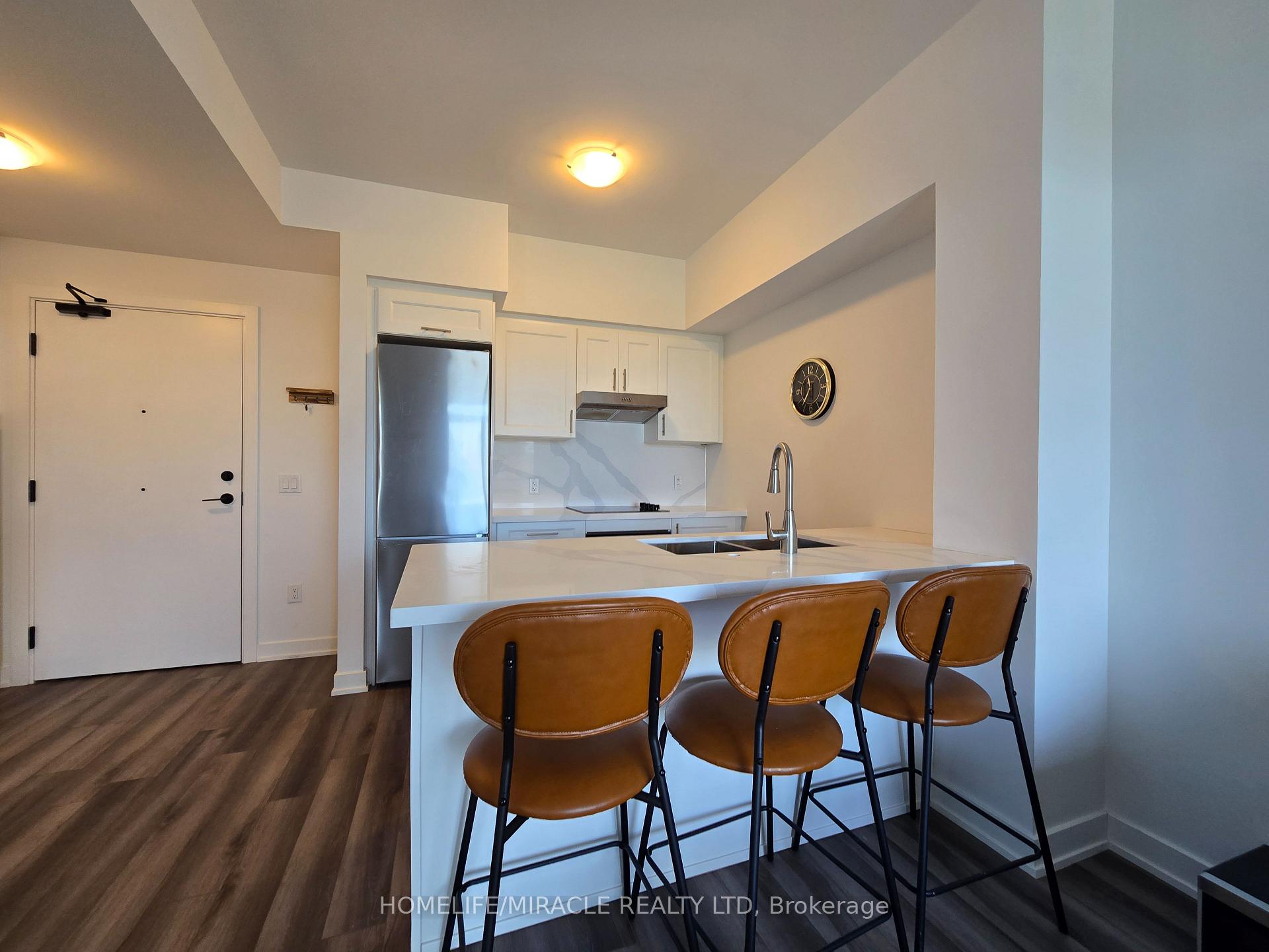 Photo 6 of Unit 213, 600 North Service Road, Hamilton, Lakeshore — HOMEH