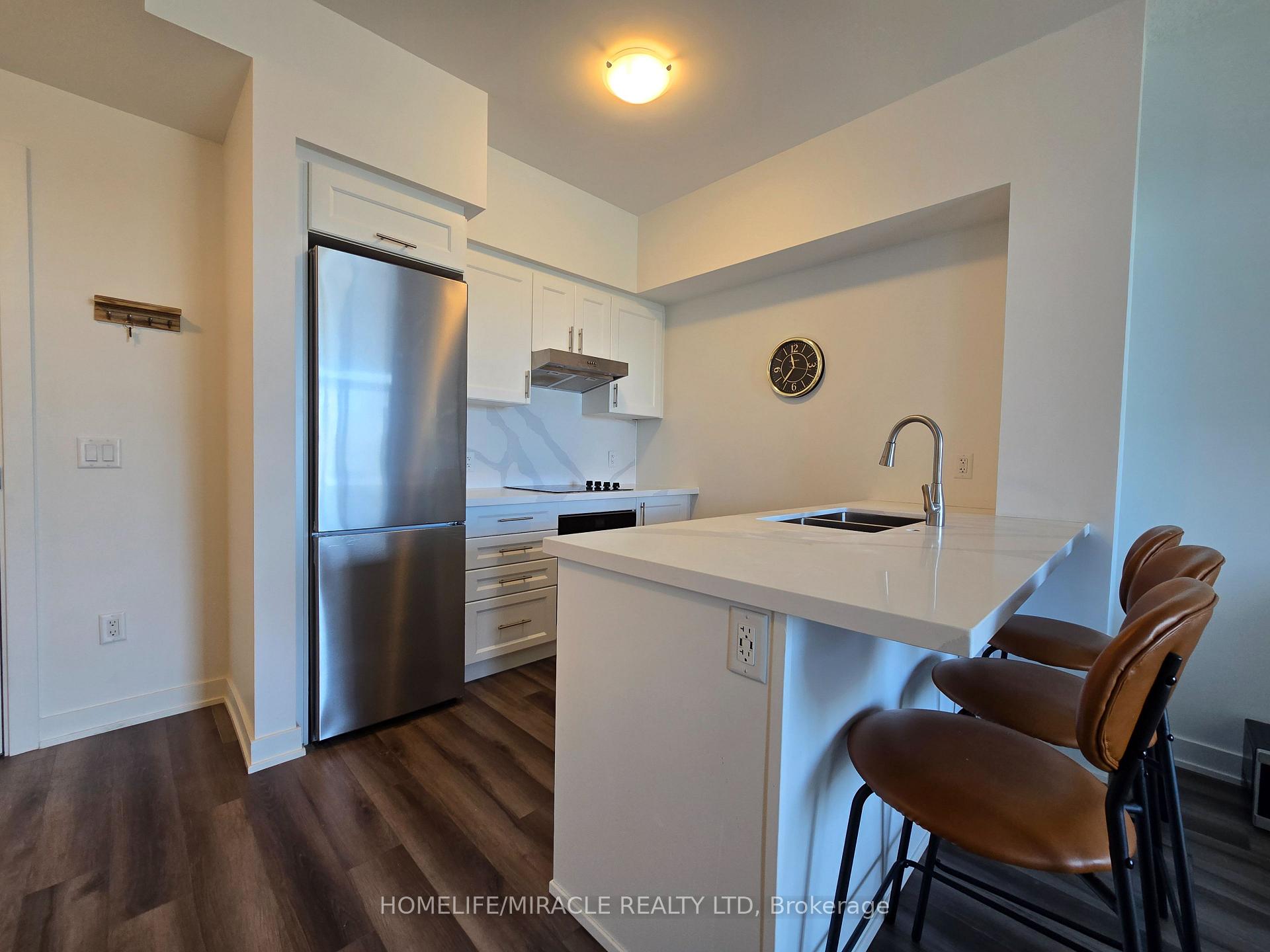 Photo 9 of Unit 213, 600 North Service Road, Hamilton, Lakeshore — HOMEH