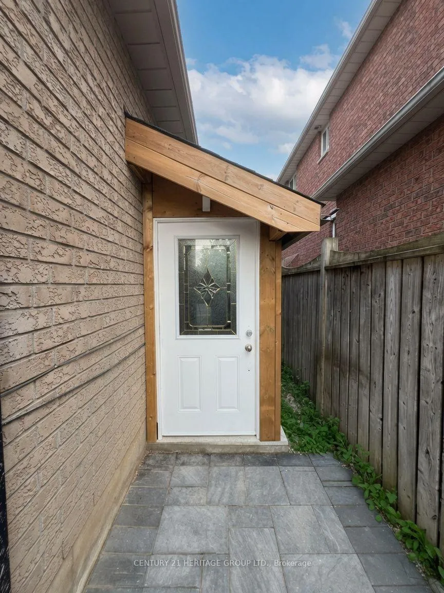 Photo 2 of Unit Bsmnt, 47 Stollar Boulevard, Barrie, Little Lake — HOMEH