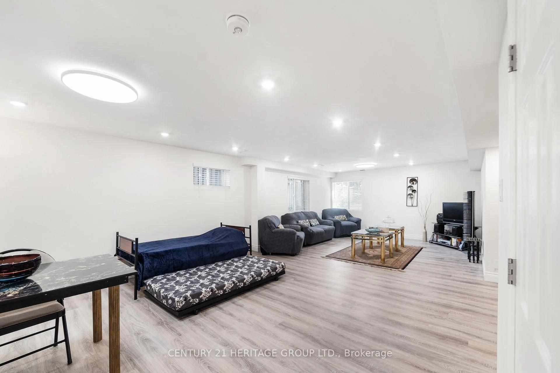 Photo 4 of Unit Bsmnt, 47 Stollar Boulevard, Barrie, Little Lake — HOMEH