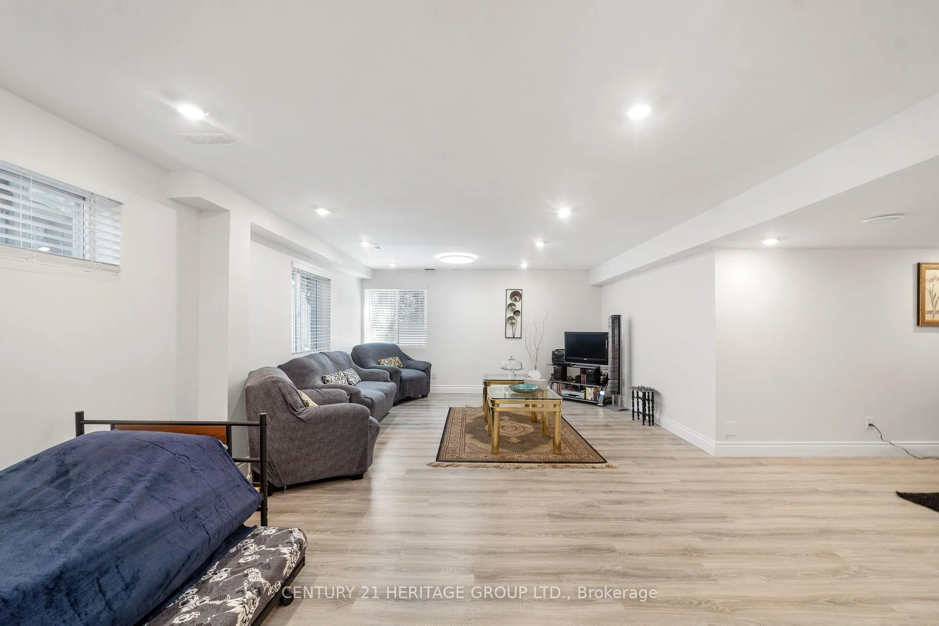 Photo 5 of Unit Bsmnt, 47 Stollar Boulevard, Barrie, Little Lake — HOMEH