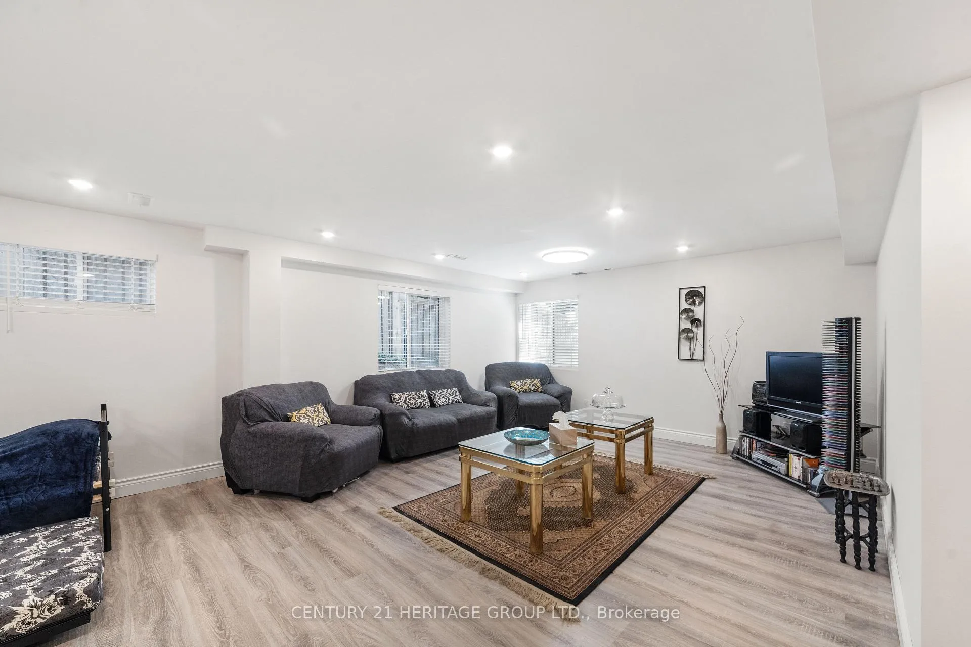 Photo 6 of Unit Bsmnt, 47 Stollar Boulevard, Barrie, Little Lake — HOMEH