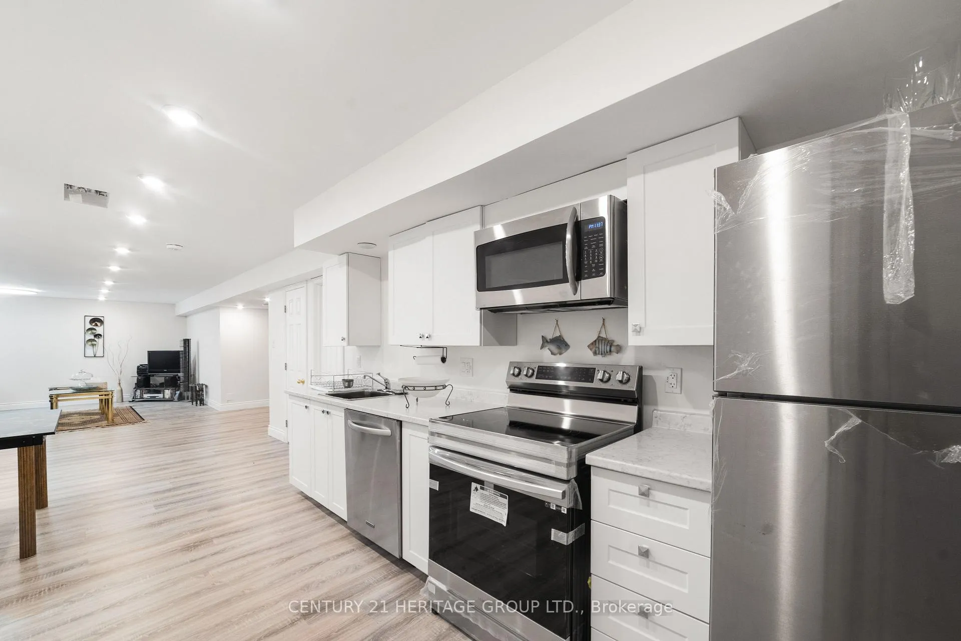 Photo 10 of Unit Bsmnt, 47 Stollar Boulevard, Barrie, Little Lake — HOMEH