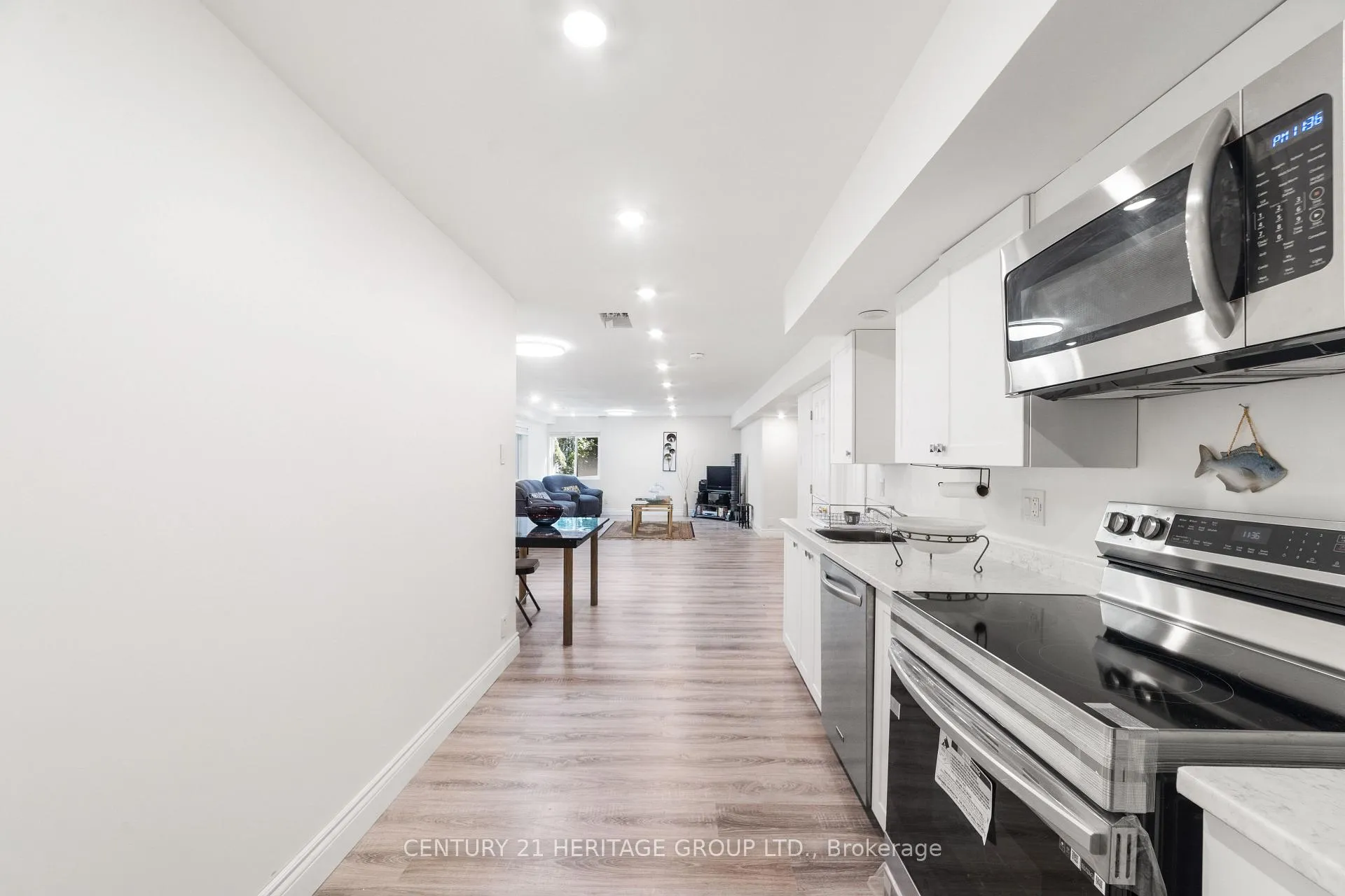 Photo 11 of Unit Bsmnt, 47 Stollar Boulevard, Barrie, Little Lake — HOMEH