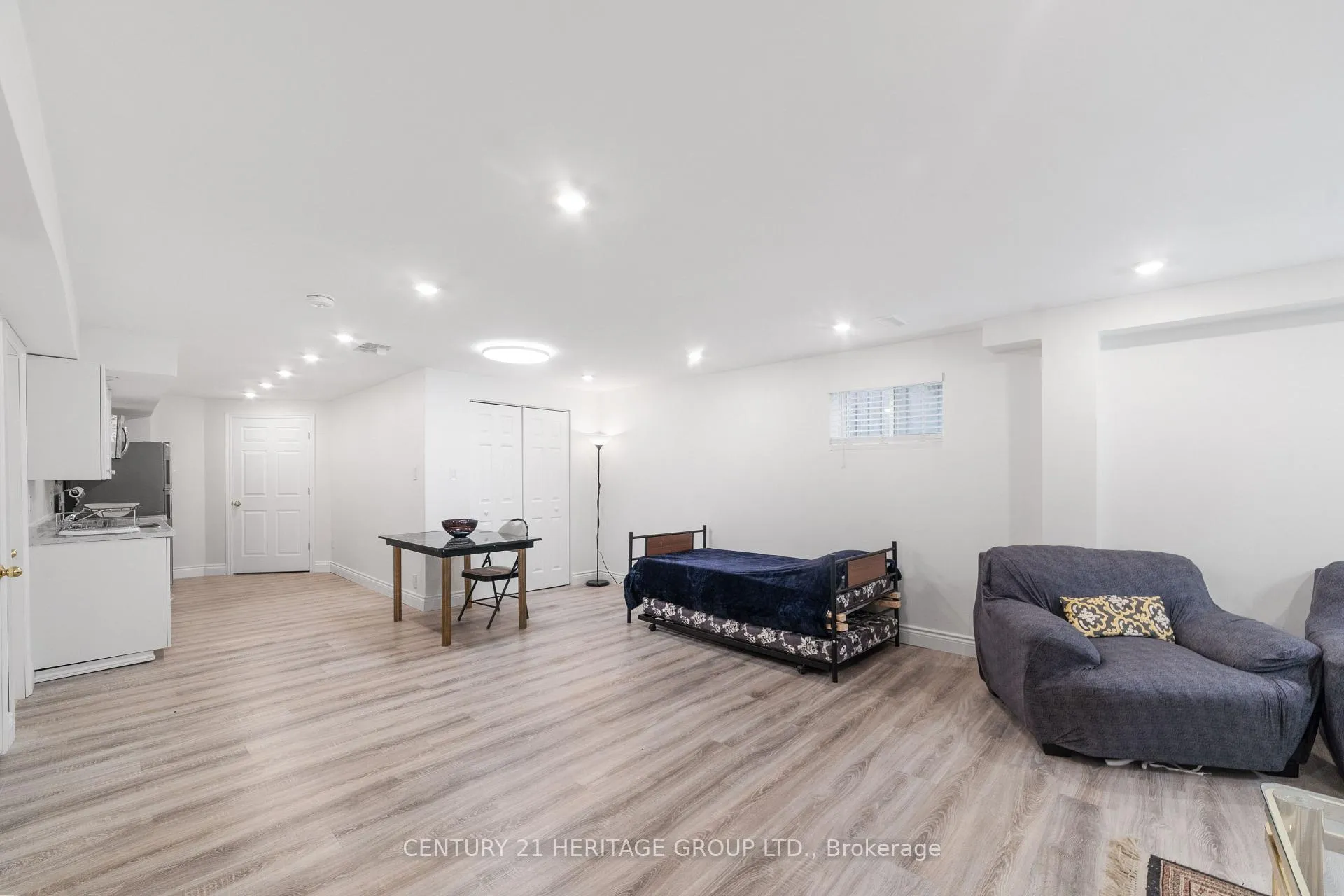 Photo 12 of Unit Bsmnt, 47 Stollar Boulevard, Barrie, Little Lake — HOMEH