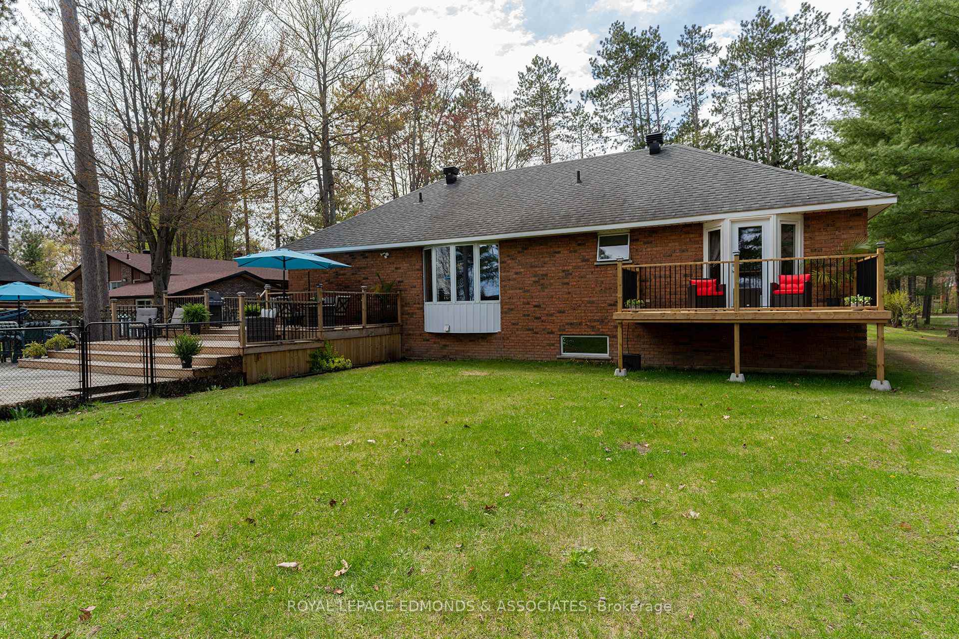 Photo 9 of 39 Selley Street, Petawawa, Petawawa — HOMEH