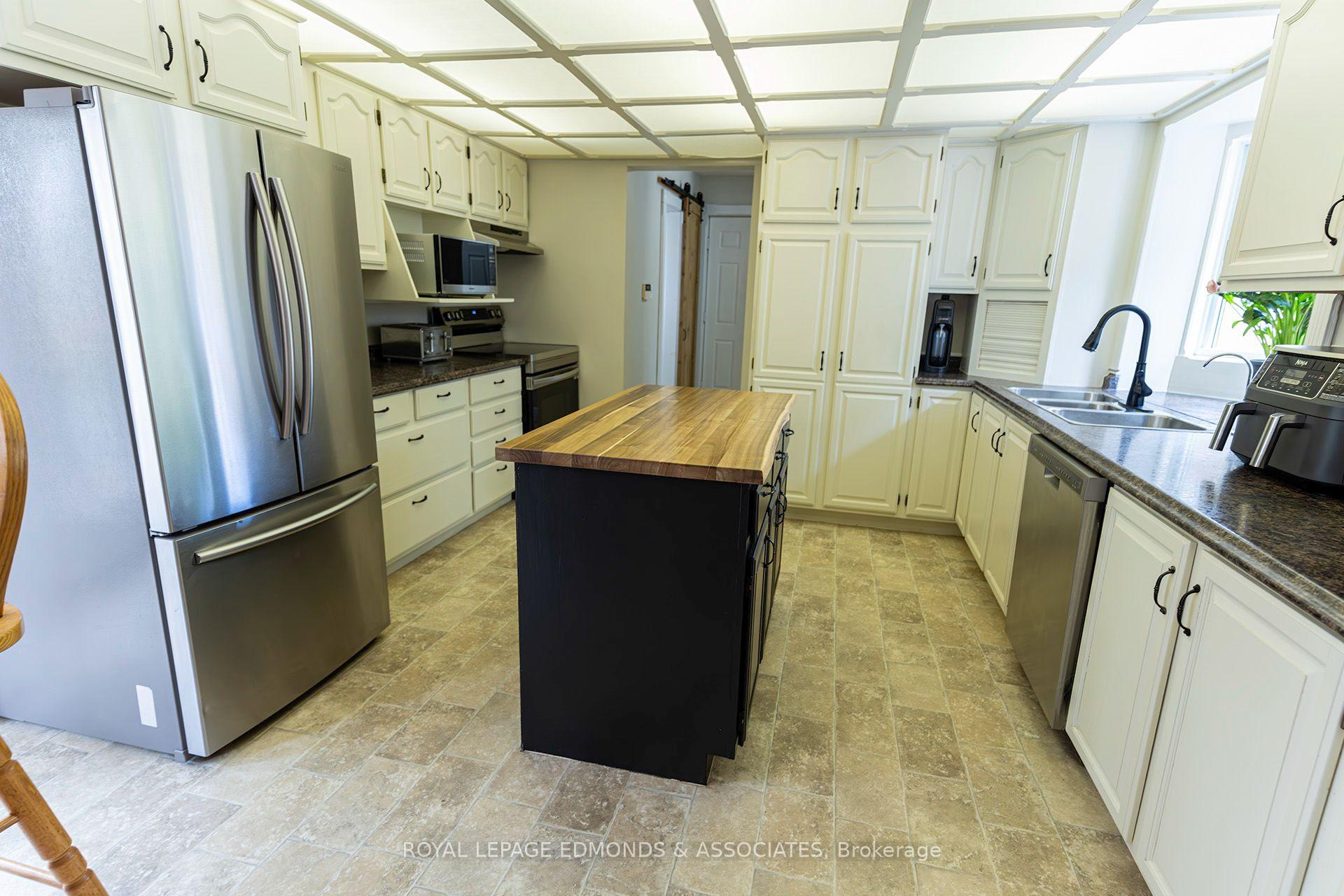 Photo 12 of 39 Selley Street, Petawawa, Petawawa — HOMEH