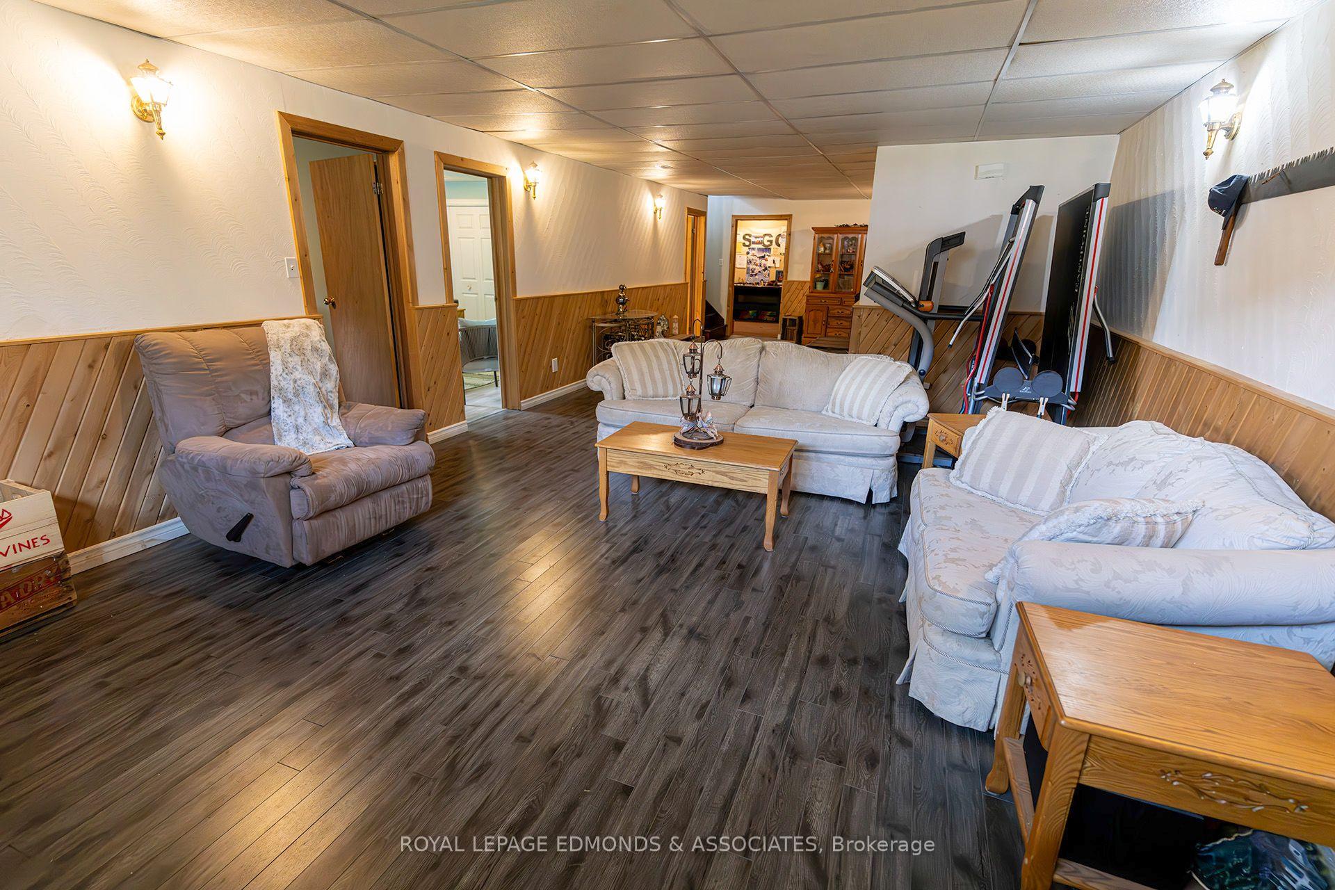 Photo 24 of 39 Selley Street, Petawawa, Petawawa — HOMEH