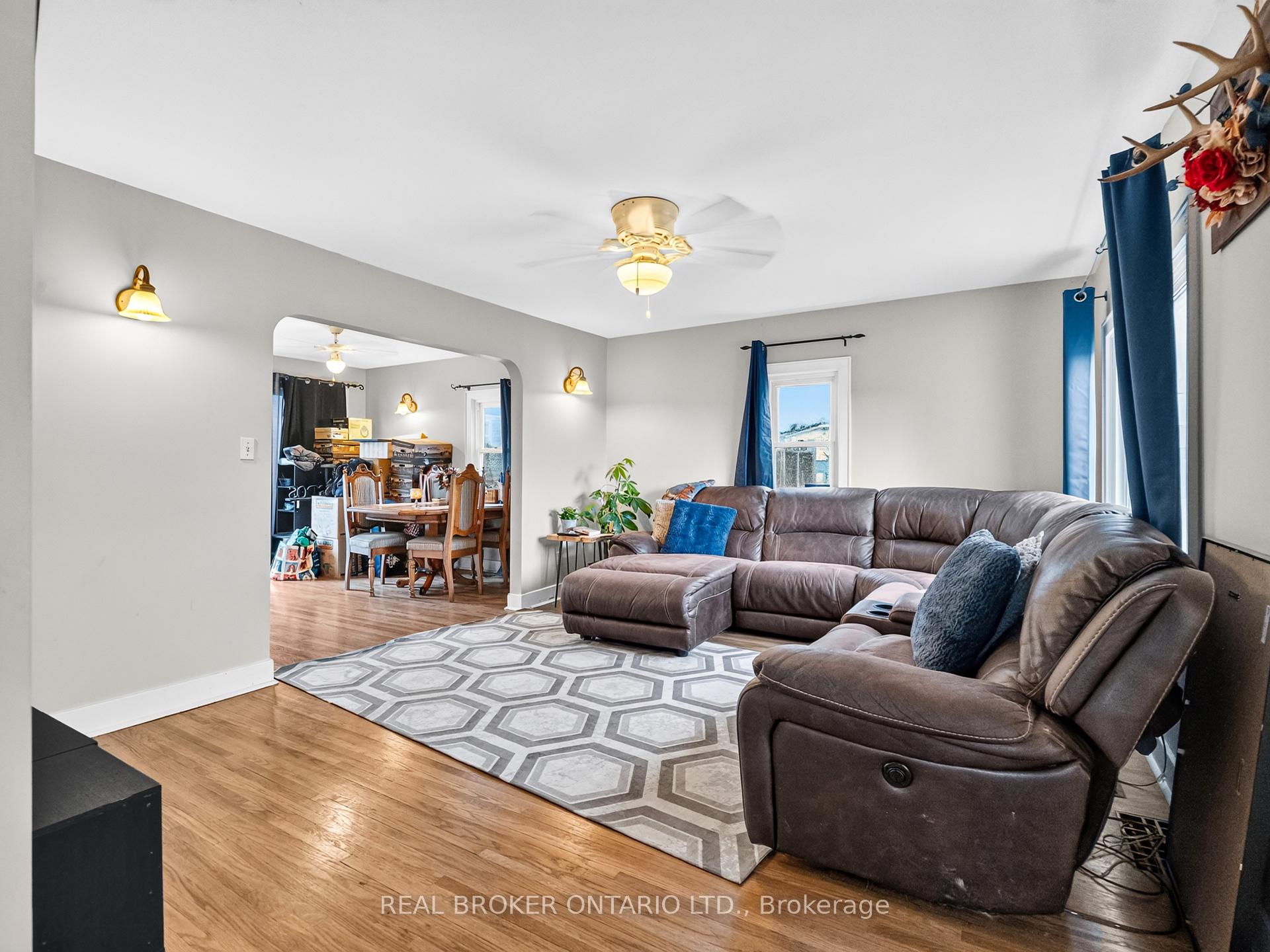Photo 12 of 1019 Niagara Street, Welland, N. Welland — HOMEH