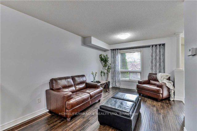 Photo 3 of 34 Ridgemore Crescent, Brampton, Fletcher's Meadow — HOMEH