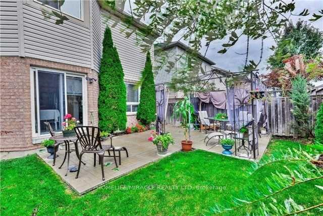 Photo 14 of 34 Ridgemore Crescent, Brampton, Fletcher's Meadow — HOMEH