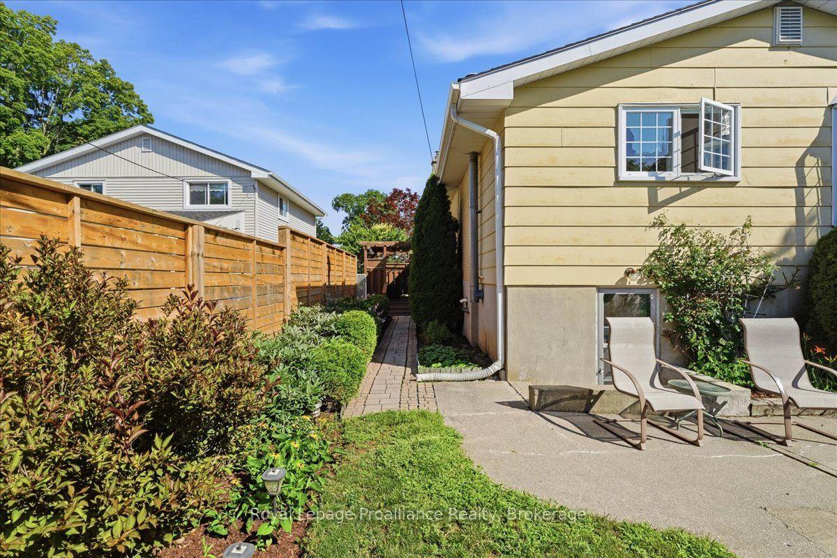 Photo 42 of 50 Melrose Crescent, Belleville, Belleville Ward — HOMEH