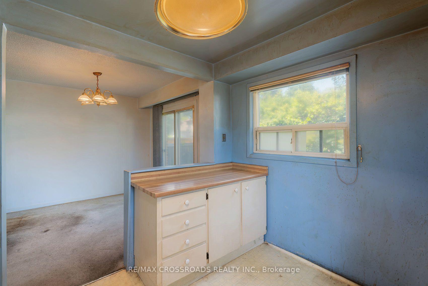 Photo 13 of 54 Omega Square, Brampton, Heart Lake East — HOMEH