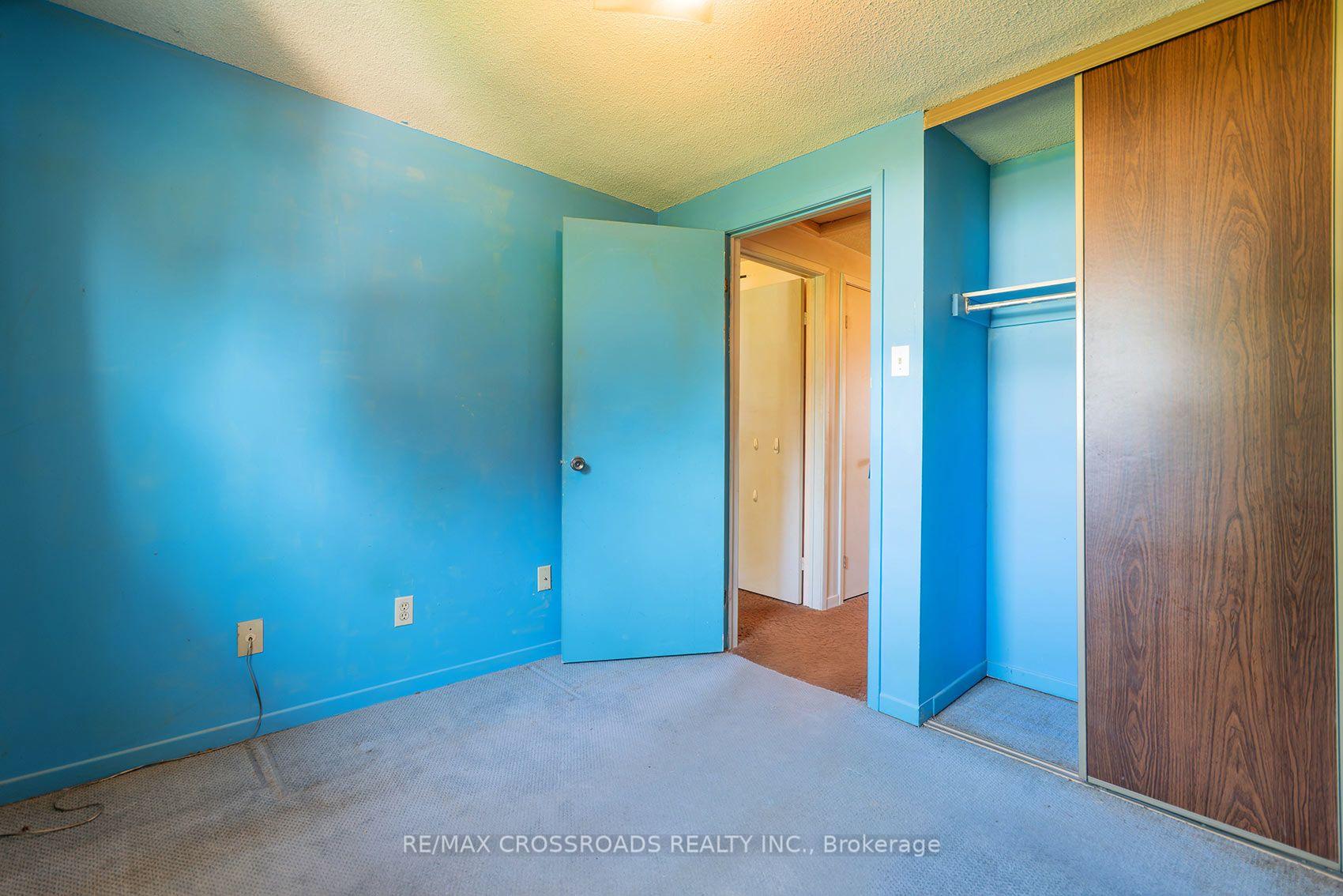 Photo 22 of 54 Omega Square, Brampton, Heart Lake East — HOMEH