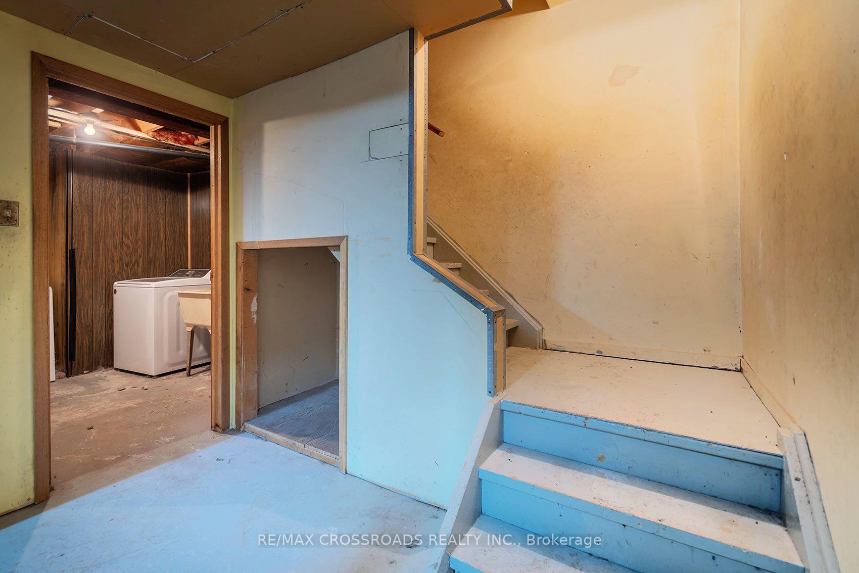 Photo 24 of 54 Omega Square, Brampton, Heart Lake East — HOMEH