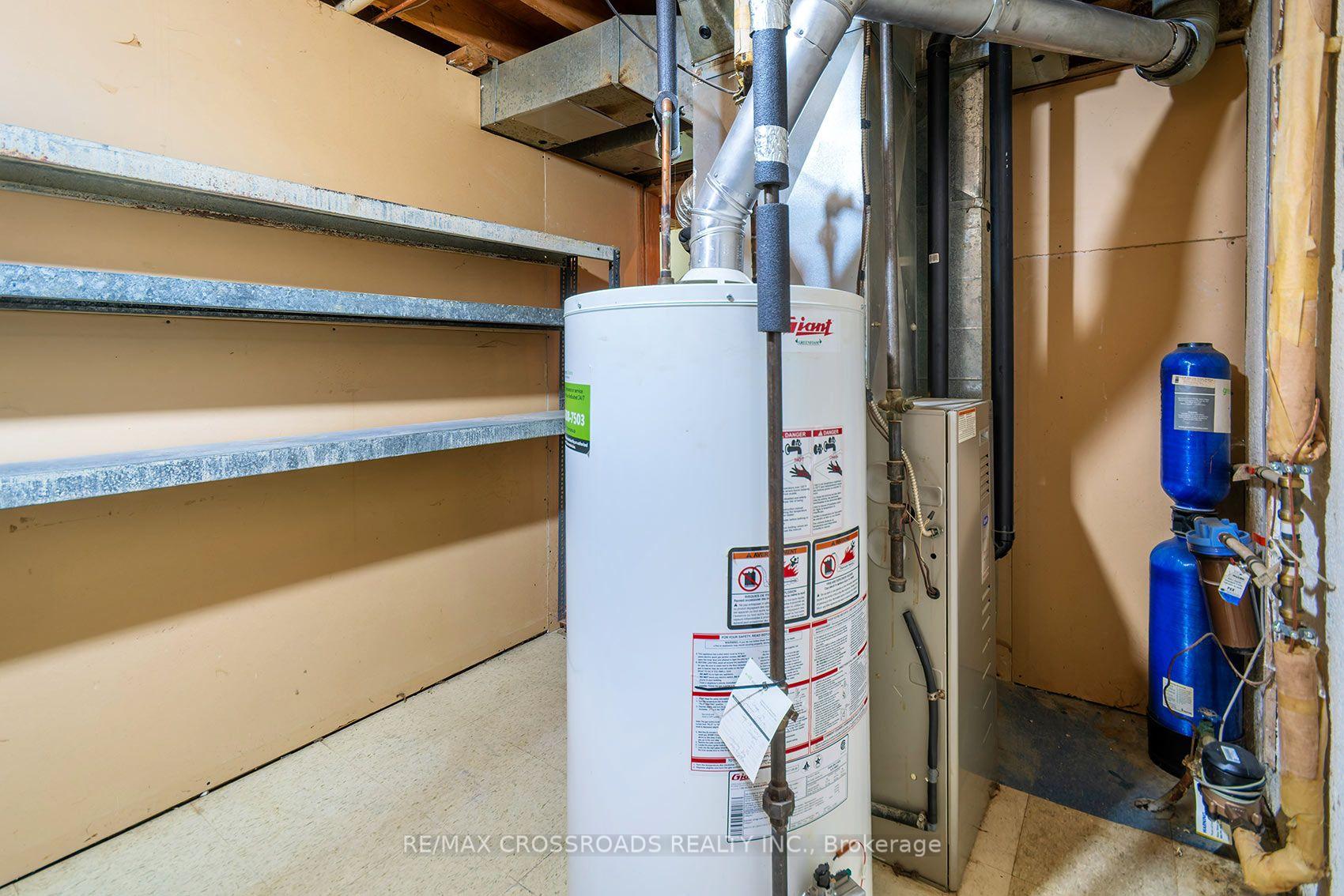 Photo 30 of 54 Omega Square, Brampton, Heart Lake East — HOMEH
