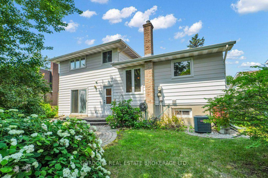 Photo 3 of 25 Eastpark Drive, Ottawa, Blackburn Hamlet — HOMEH
