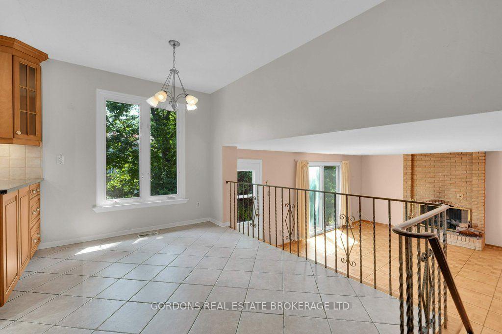 Photo 16 of 25 Eastpark Drive, Ottawa, Blackburn Hamlet — HOMEH