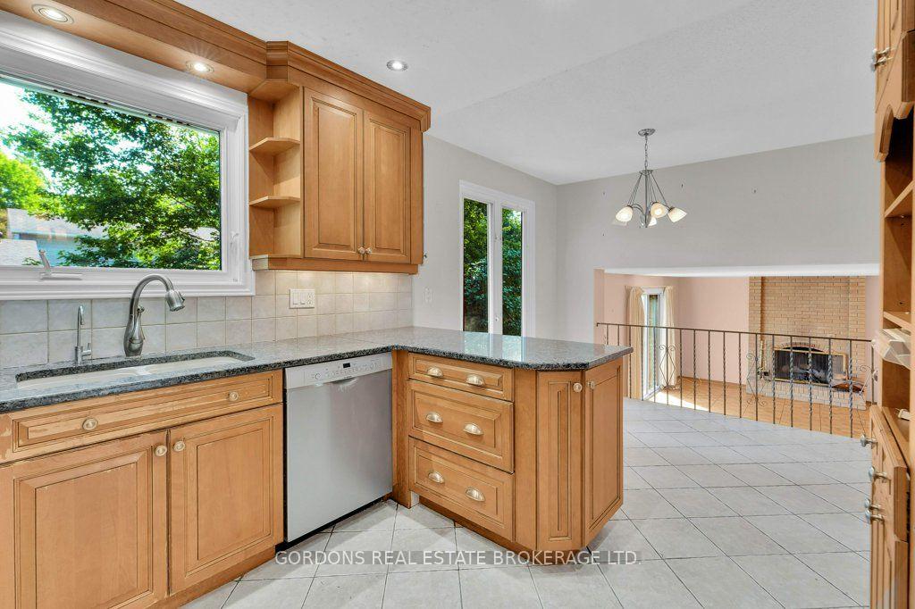Photo 20 of 25 Eastpark Drive, Ottawa, Blackburn Hamlet — HOMEH