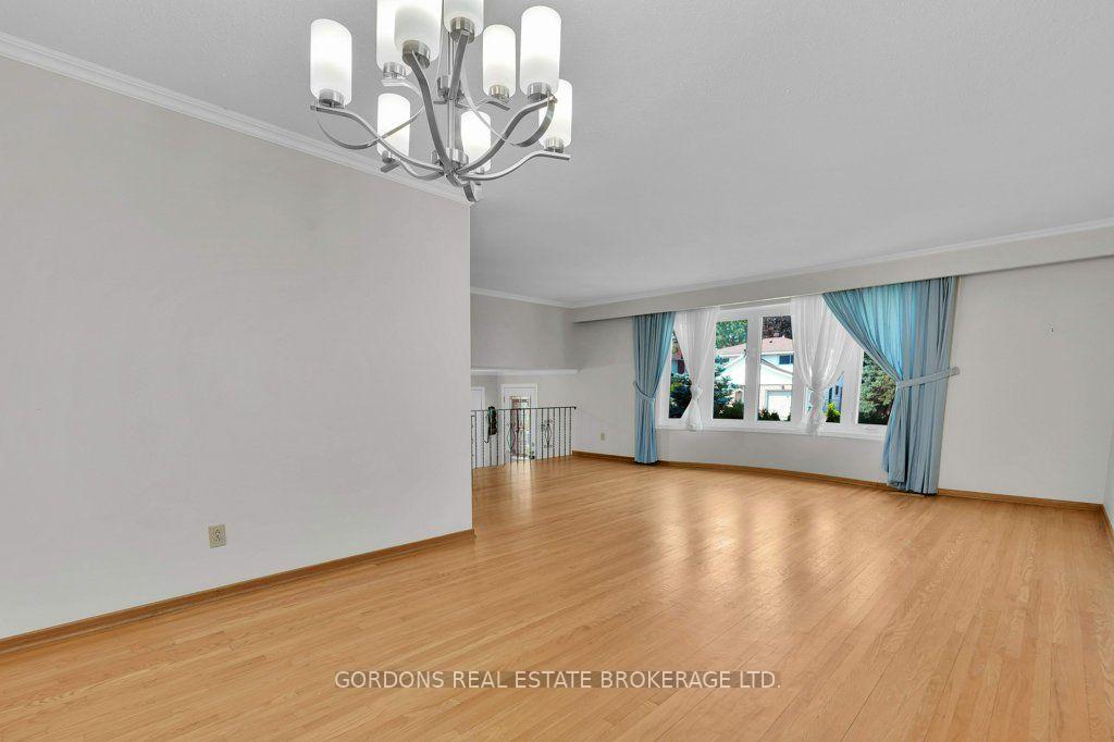 Photo 22 of 25 Eastpark Drive, Ottawa, Blackburn Hamlet — HOMEH