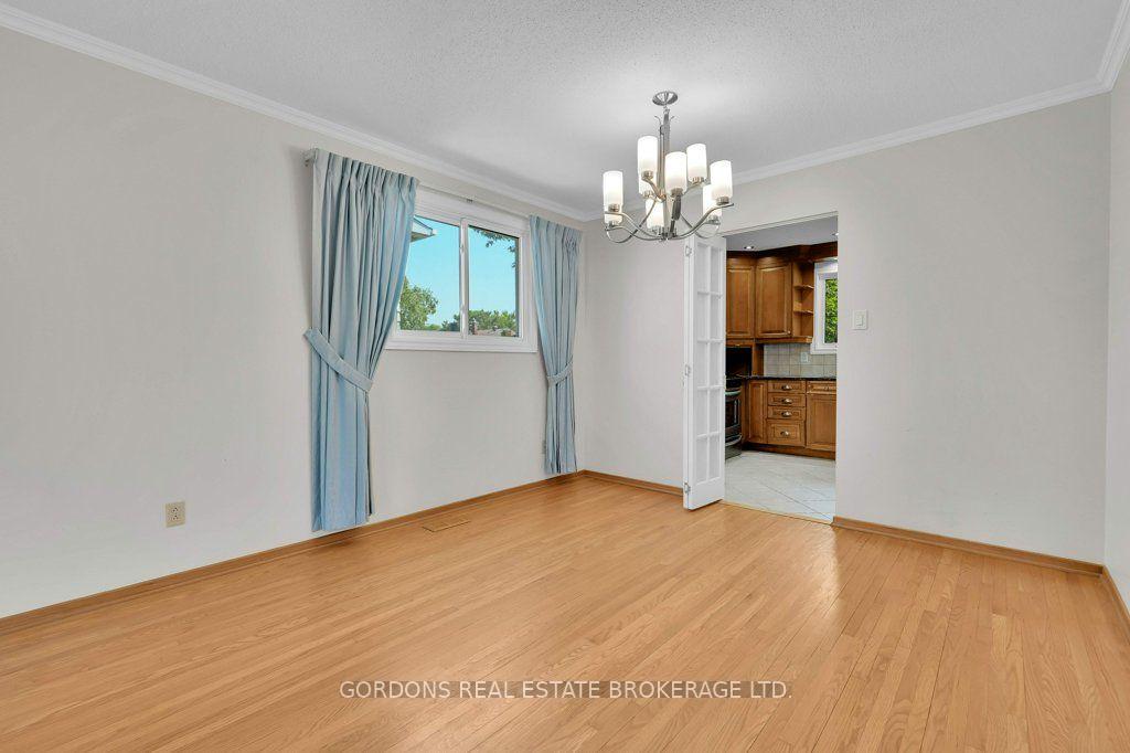 Photo 24 of 25 Eastpark Drive, Ottawa, Blackburn Hamlet — HOMEH