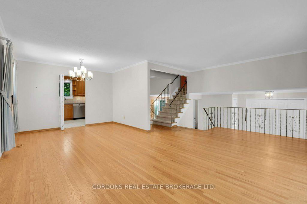 Photo 27 of 25 Eastpark Drive, Ottawa, Blackburn Hamlet — HOMEH