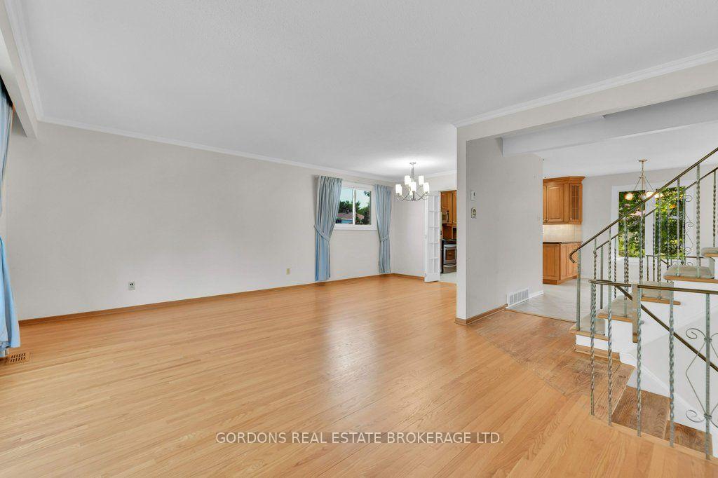 Photo 28 of 25 Eastpark Drive, Ottawa, Blackburn Hamlet — HOMEH