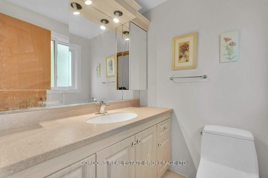 Photo 34 of 25 Eastpark Drive, Ottawa, Blackburn Hamlet — HOMEH